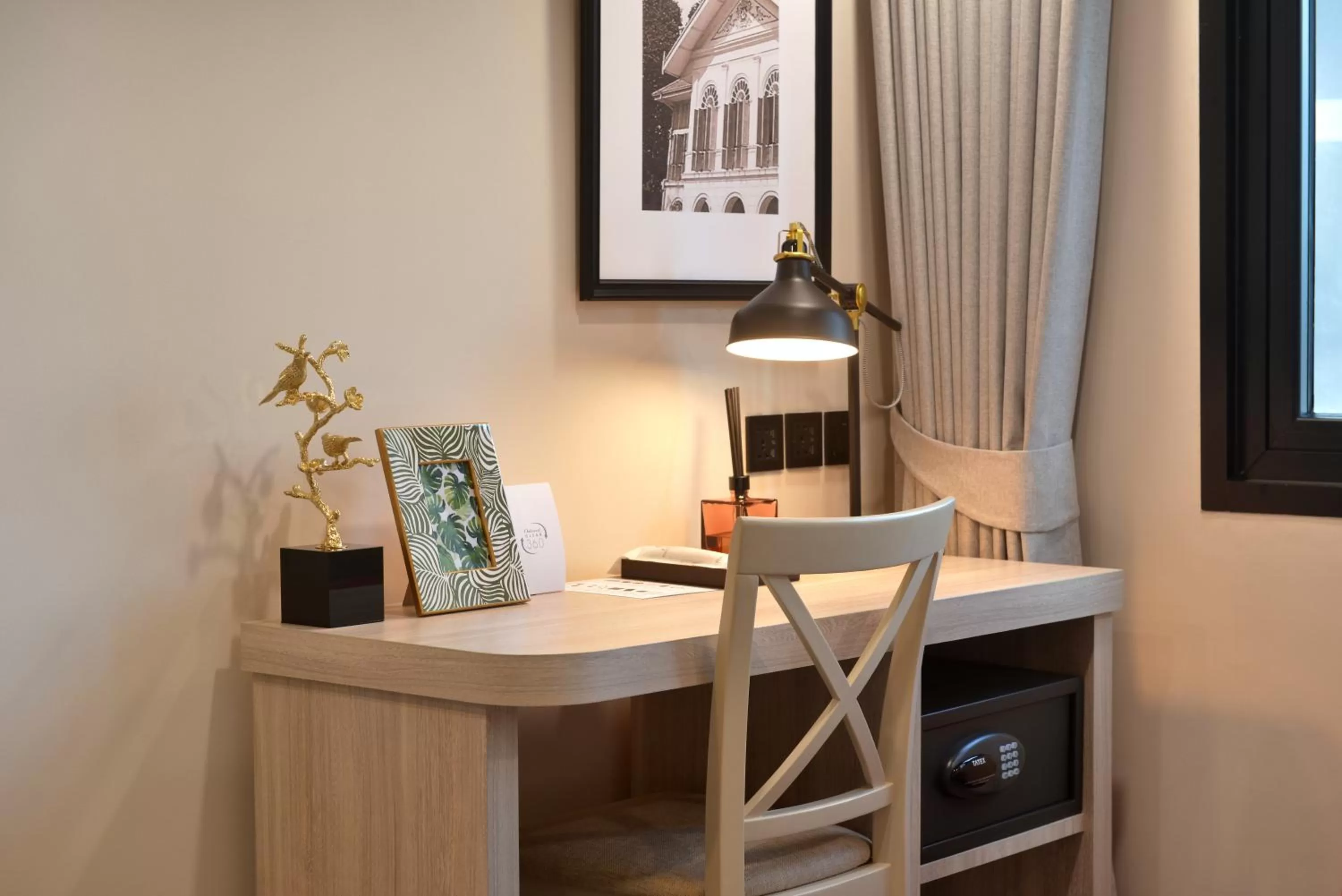 Seating area in Oakwood Hotel & Residence Bangkok