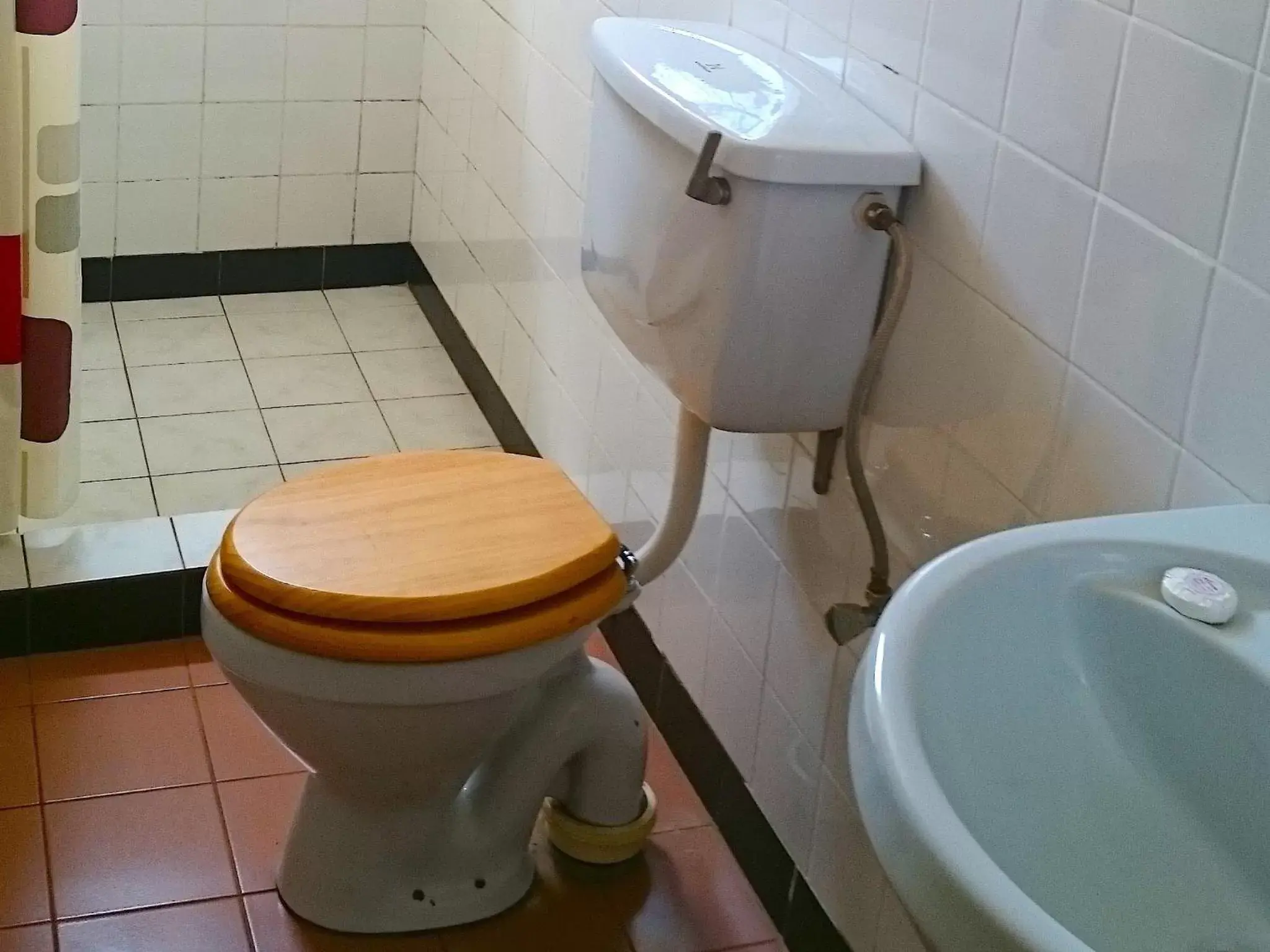 Single Room with Bathroom in Hotel Acacia City Single Room with Bathroom in Hotel Acacia City