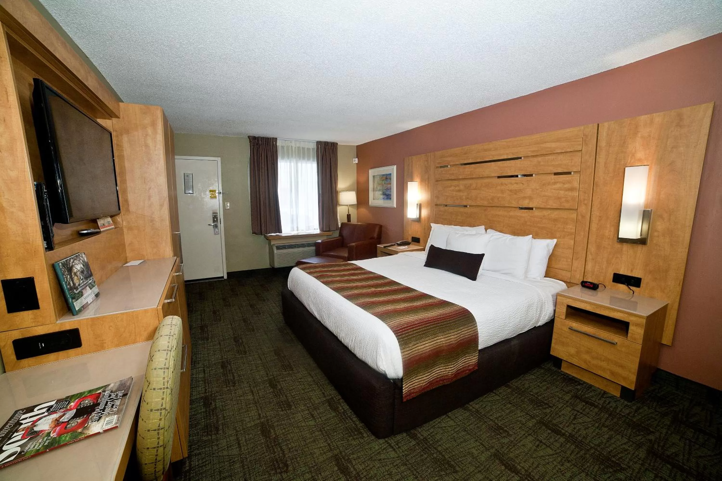 Bedroom, Bed in DeSoto Beach Hotel