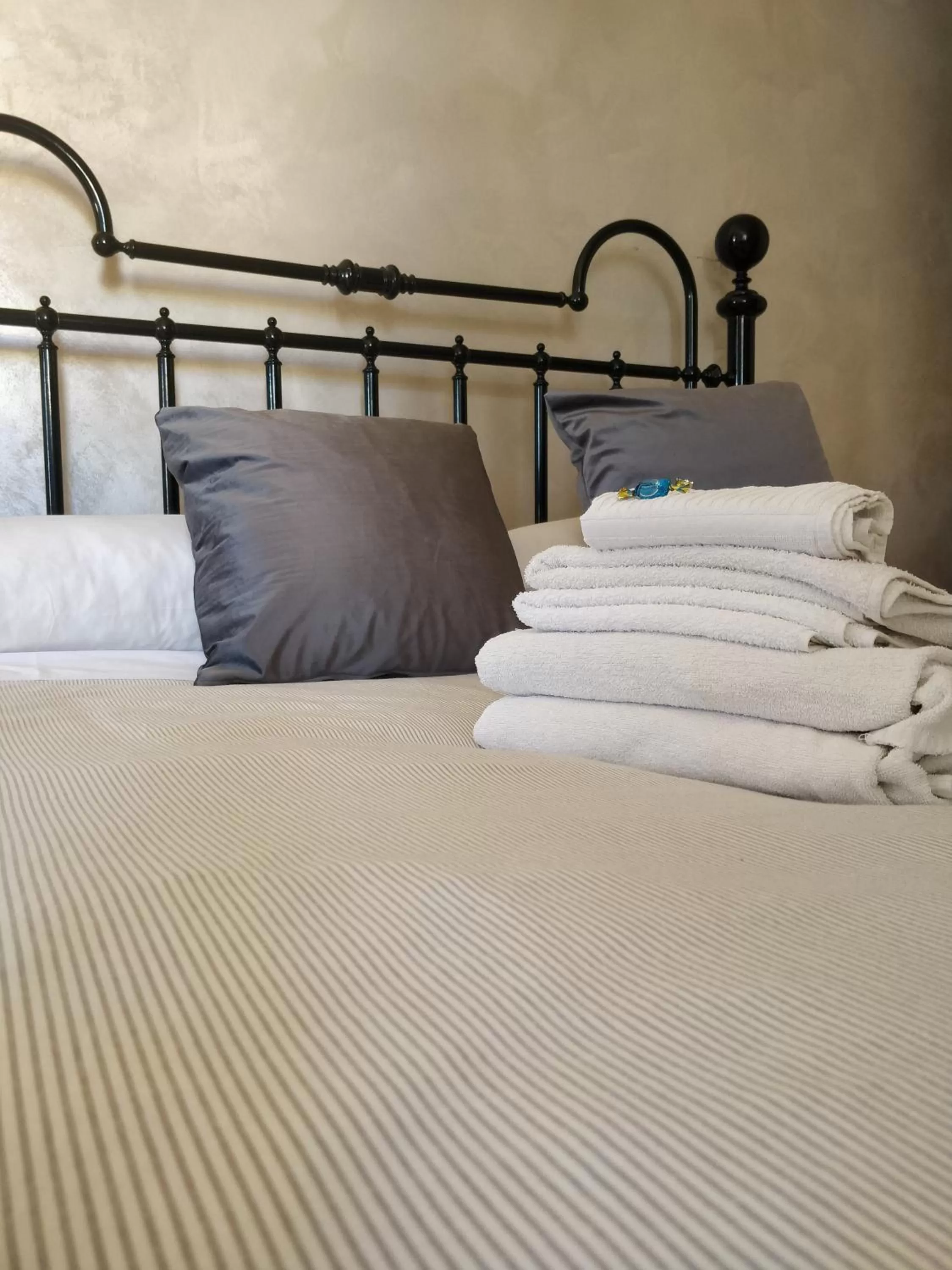 Bed in Guest House Alifla'