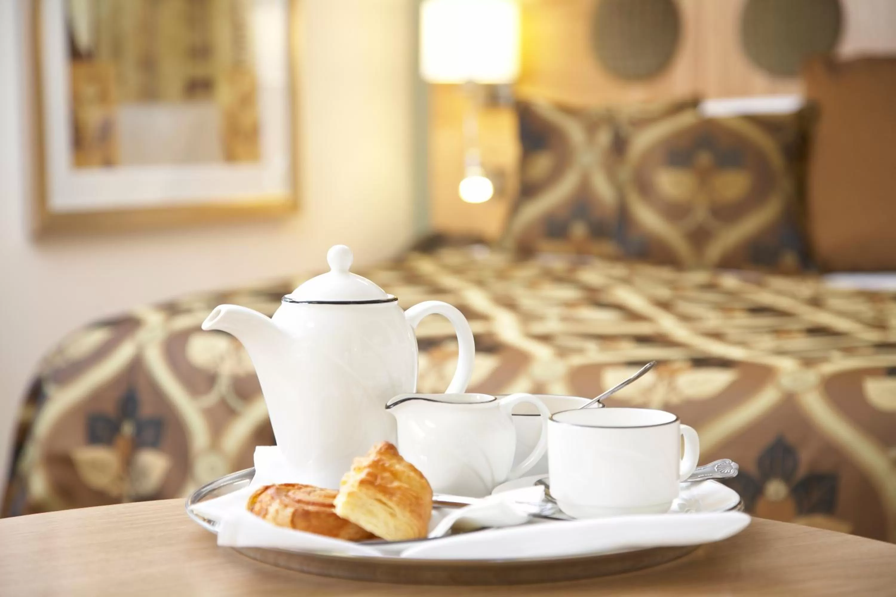 Decorative detail, Bed in Best Western Plus Ullesthorpe Court Hotel & Golf Club
