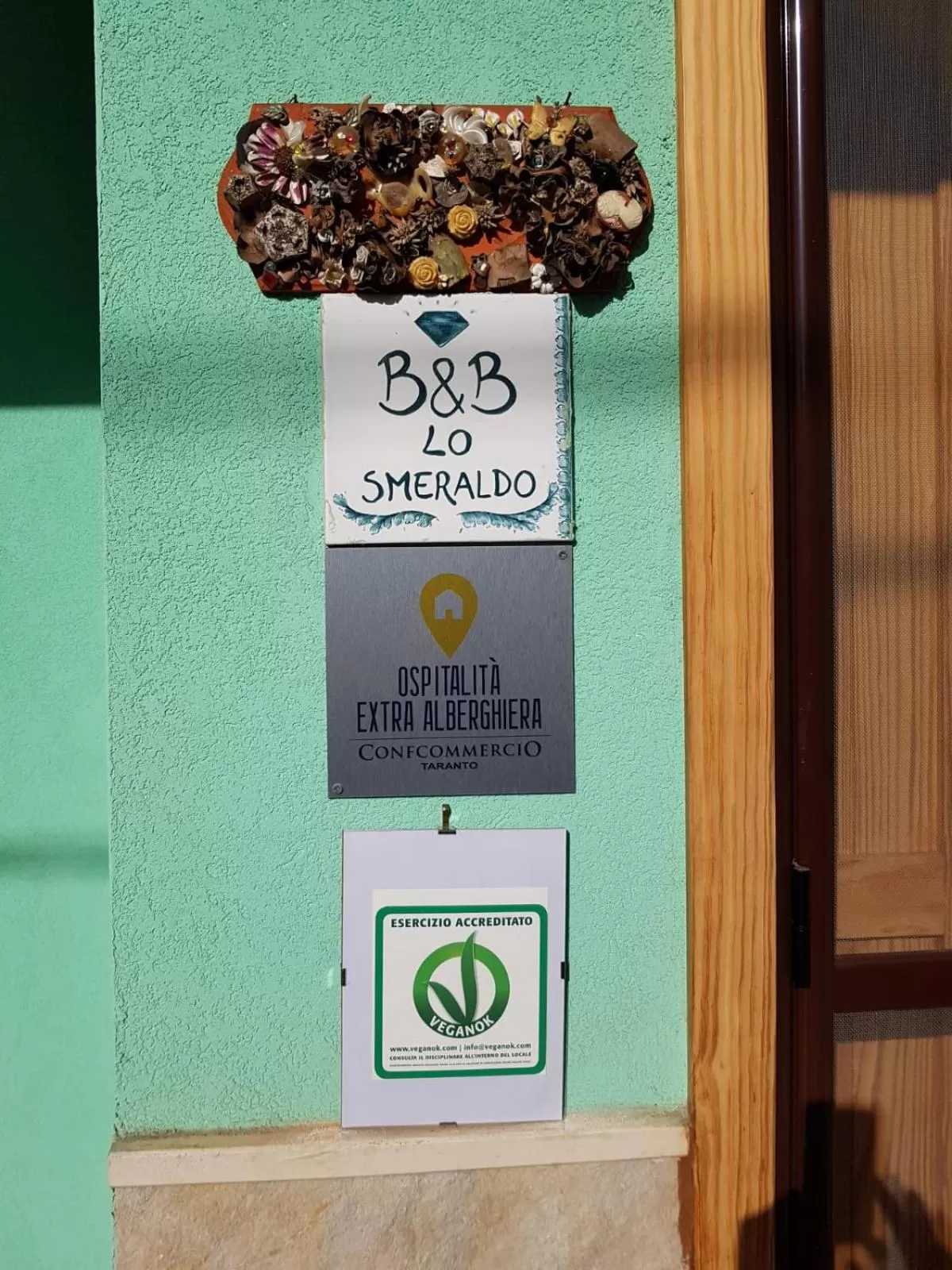 Logo/Certificate/Sign in B&B Lo Smeraldo