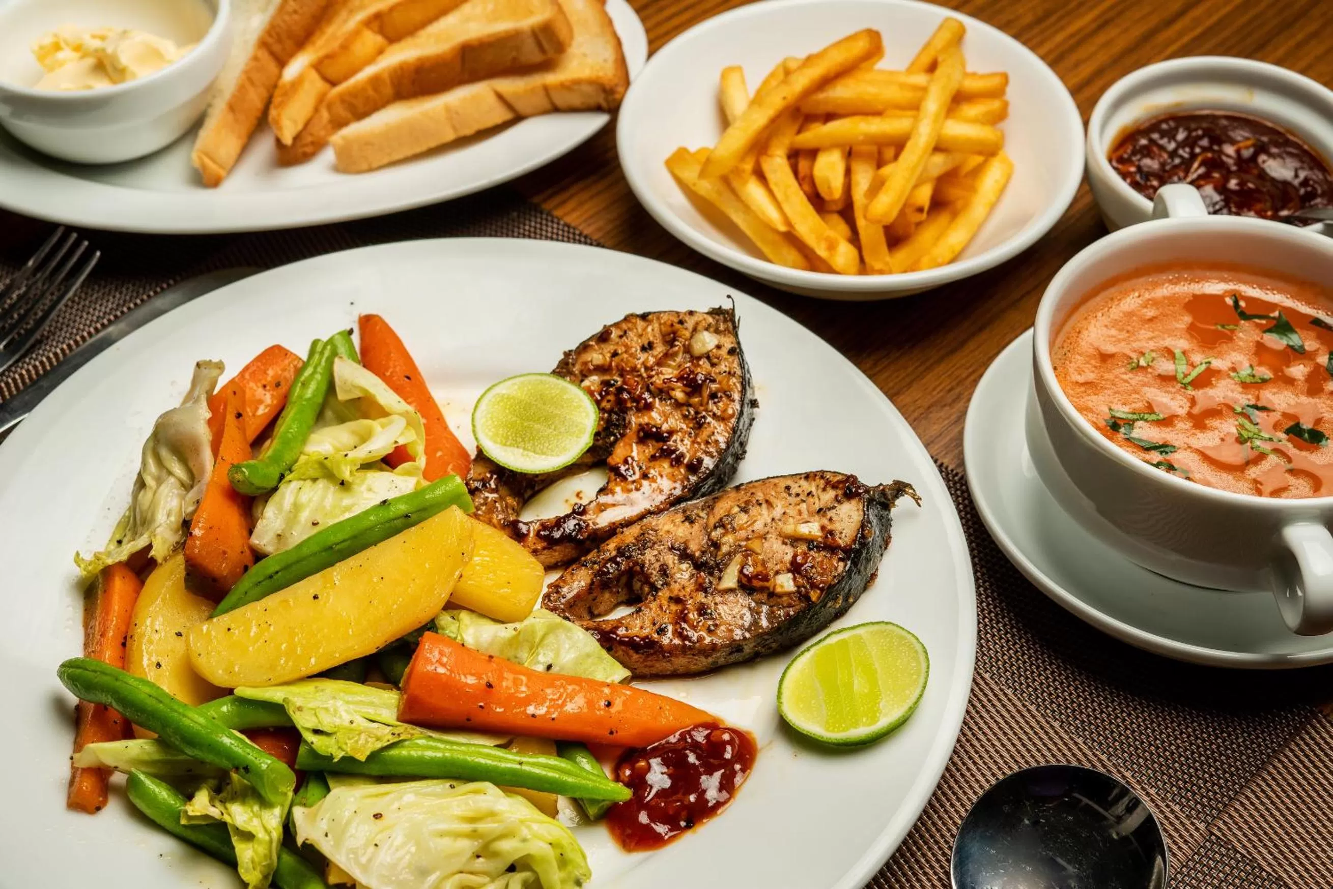 Food and drinks in The Kandyan Villa