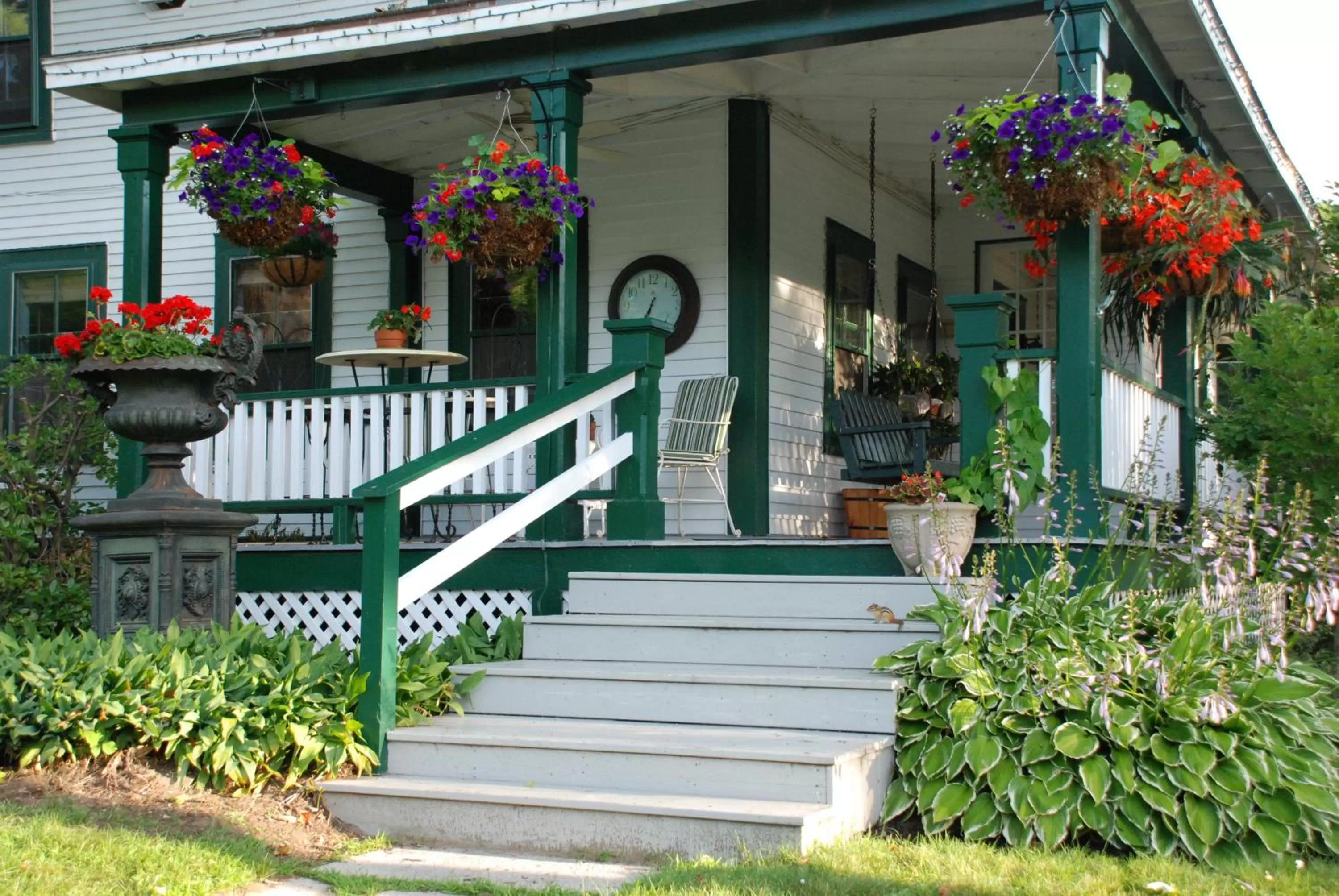 Balcony/Terrace in Follansbee Inn
