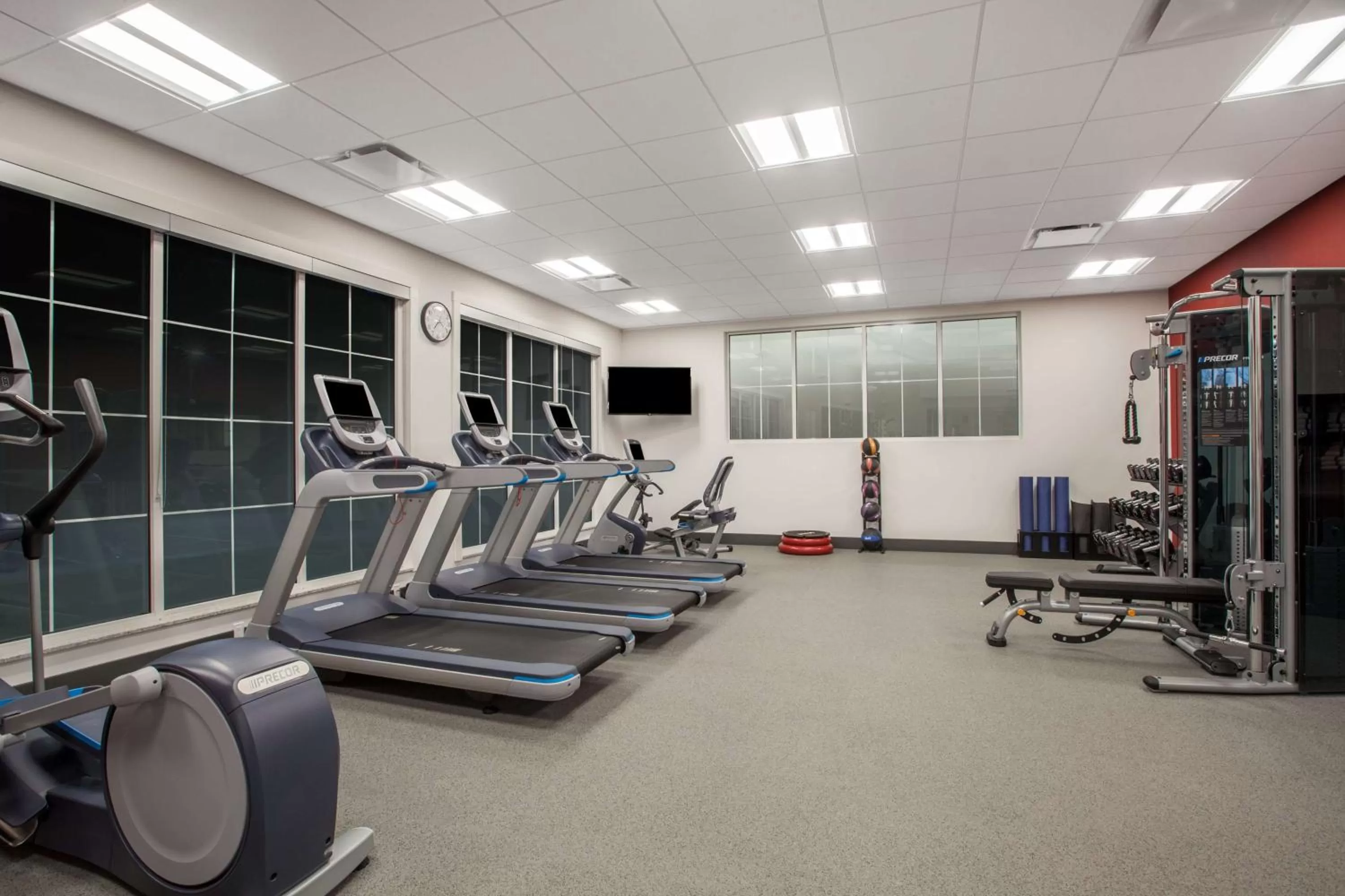 Fitness centre/facilities in Homewood Suites By Hilton Saratoga Springs