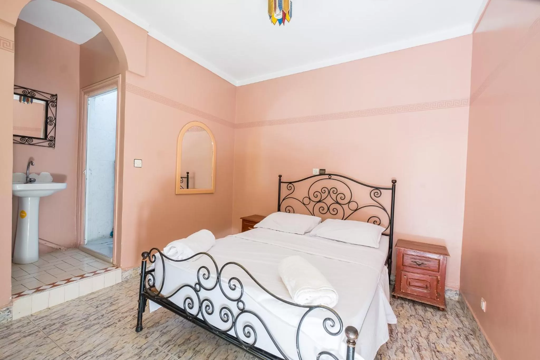 Double Room with Private Bathroom in Hotel Central Palace