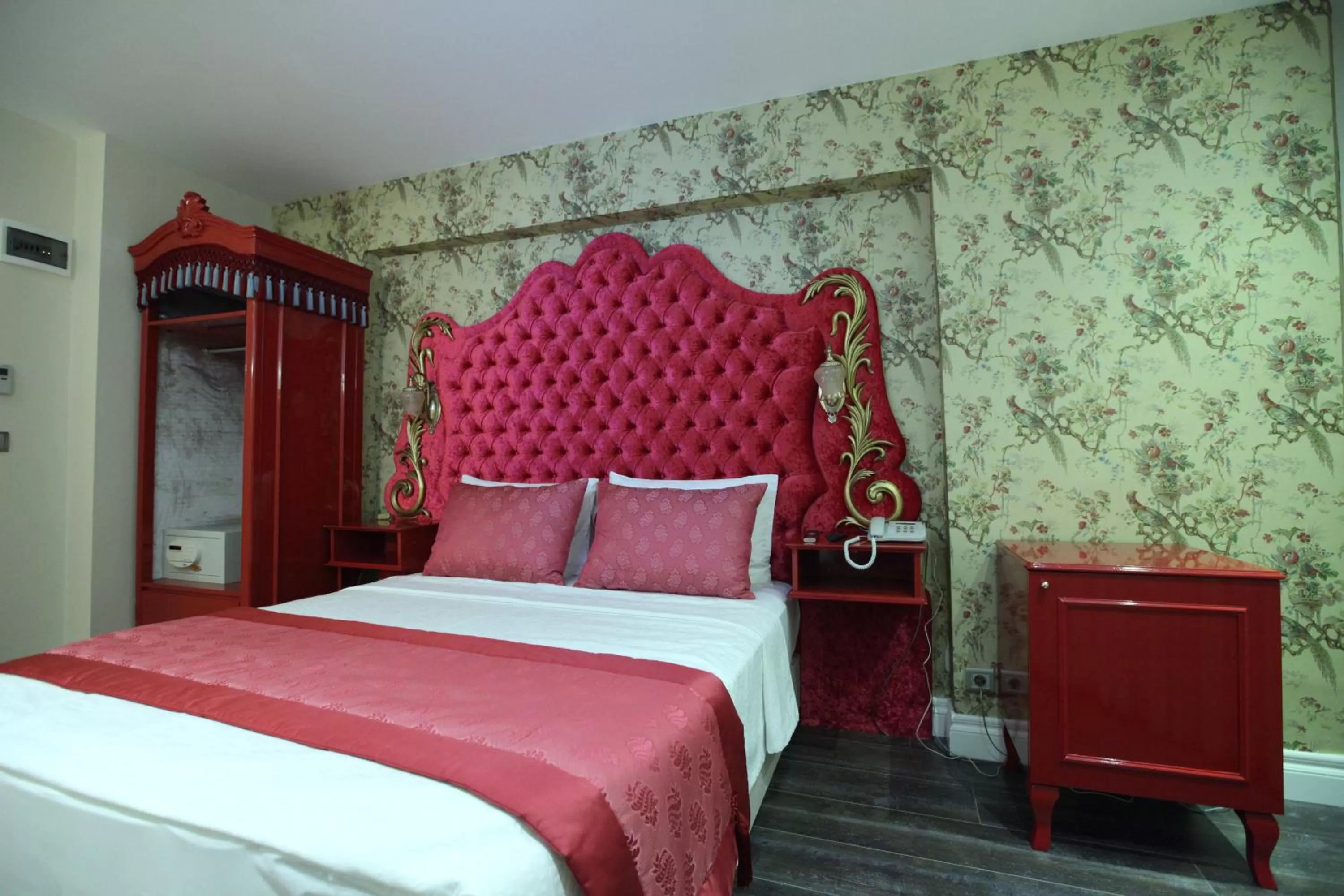 Photo of the whole room, Bed in Katelya Hotel