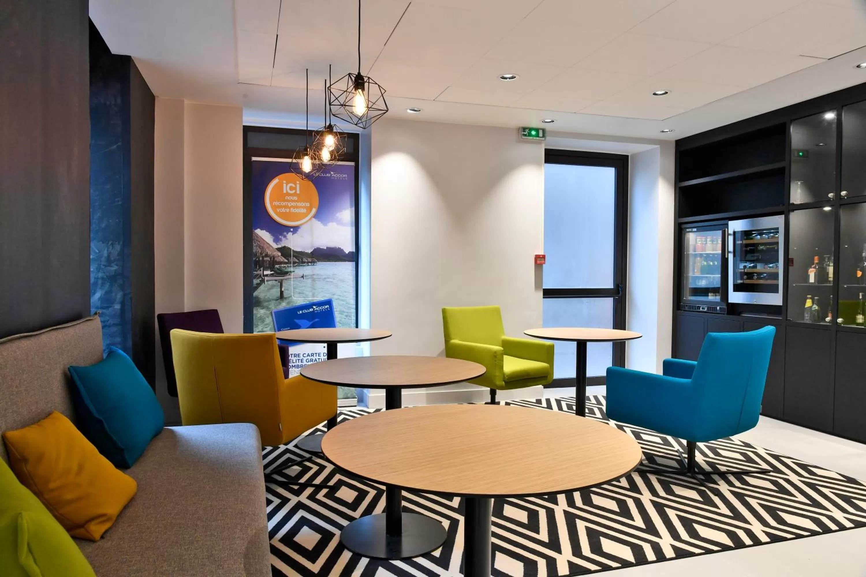 Lounge or bar in Mercure Paris Gare de l'Est