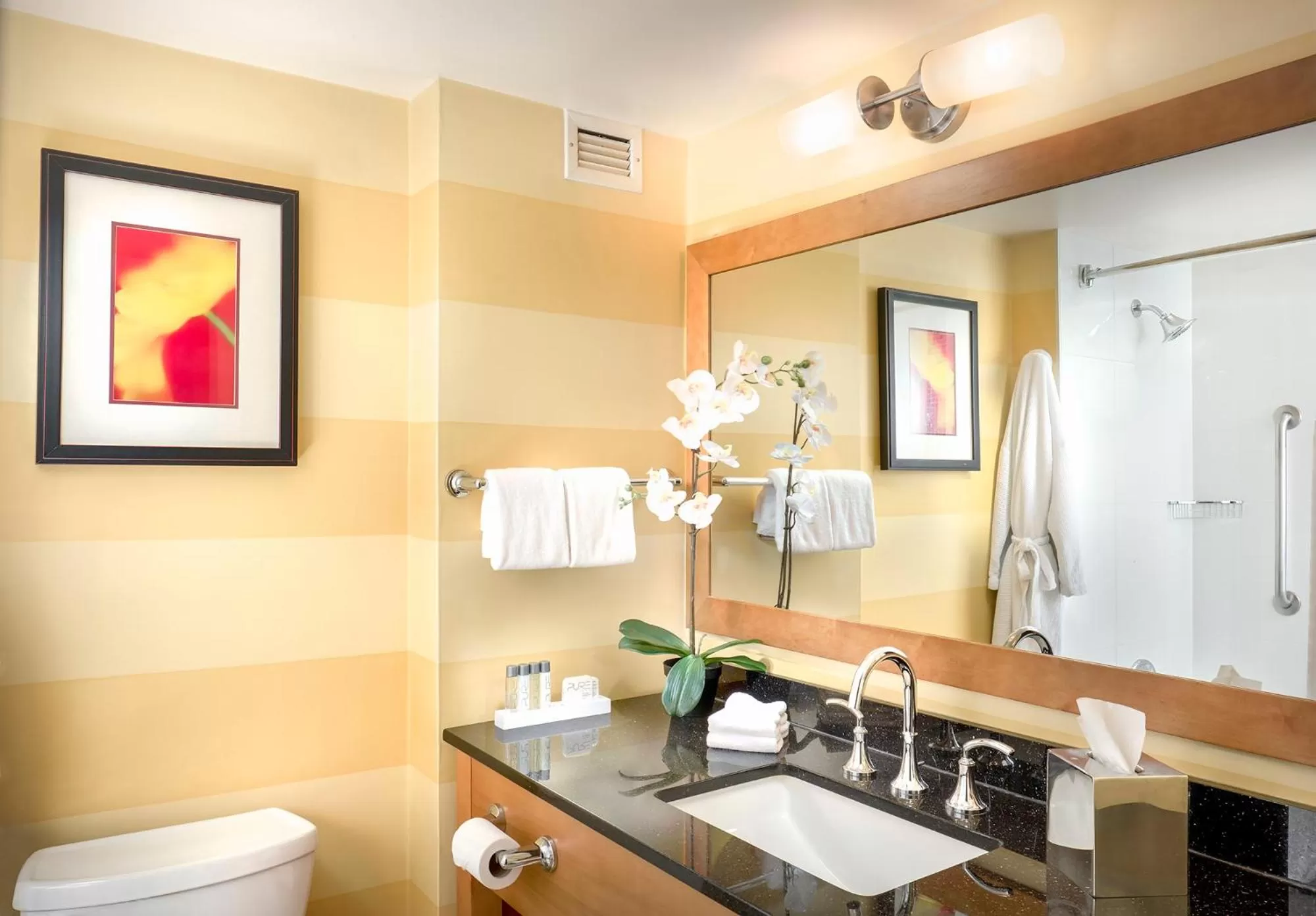 Bathroom in Pinnacle Hotel Harbourfront