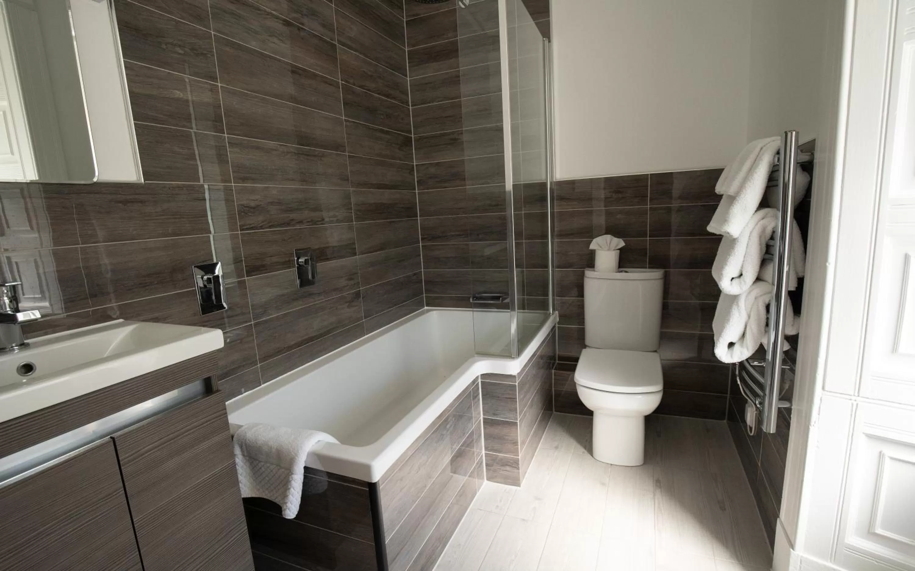 Bathroom in Skeabost House Hotel