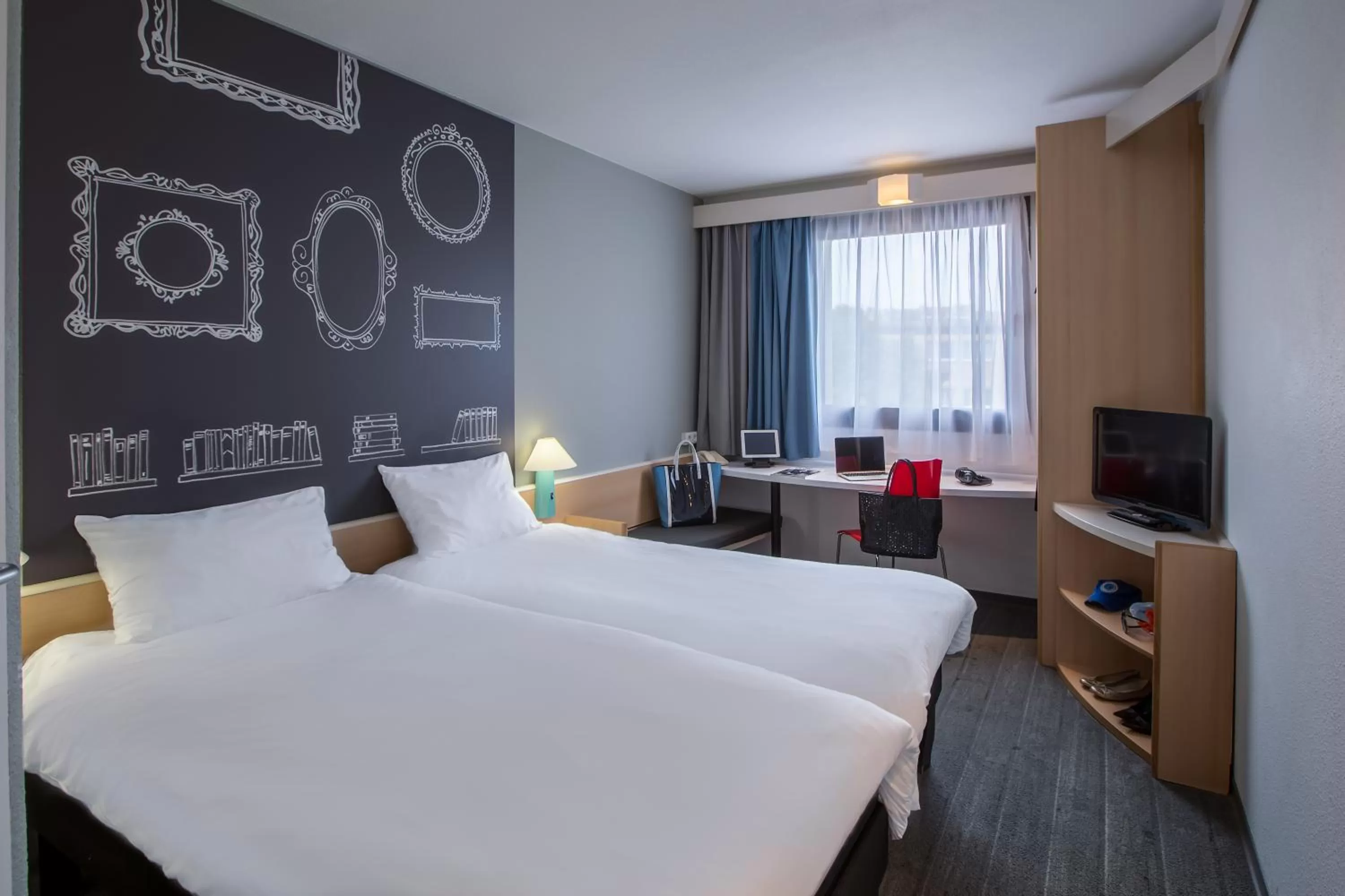 Photo of the whole room, Bed in Ibis Szczecin Centrum