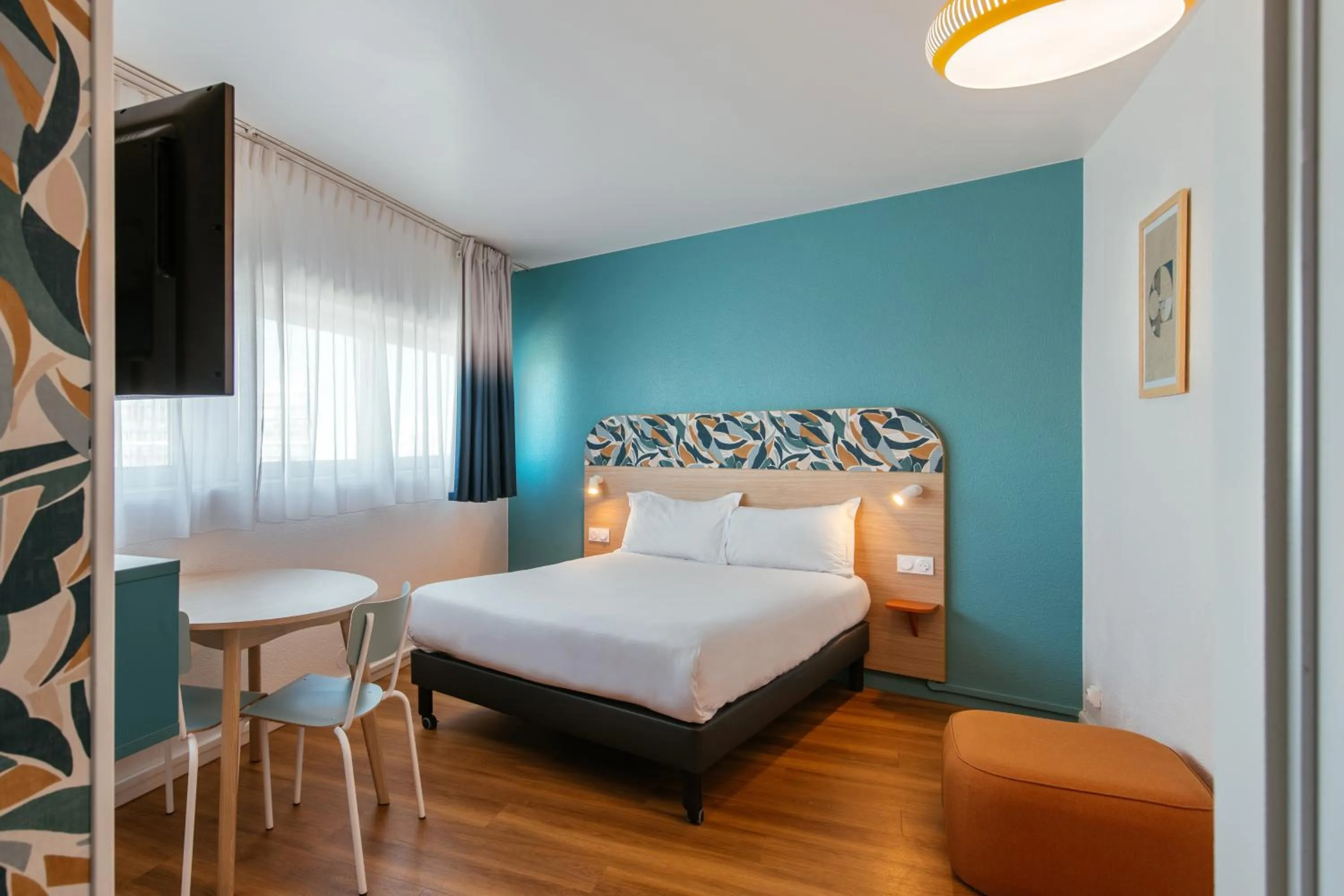 Bed in Aparthotel Adagio Access Paris La Villette