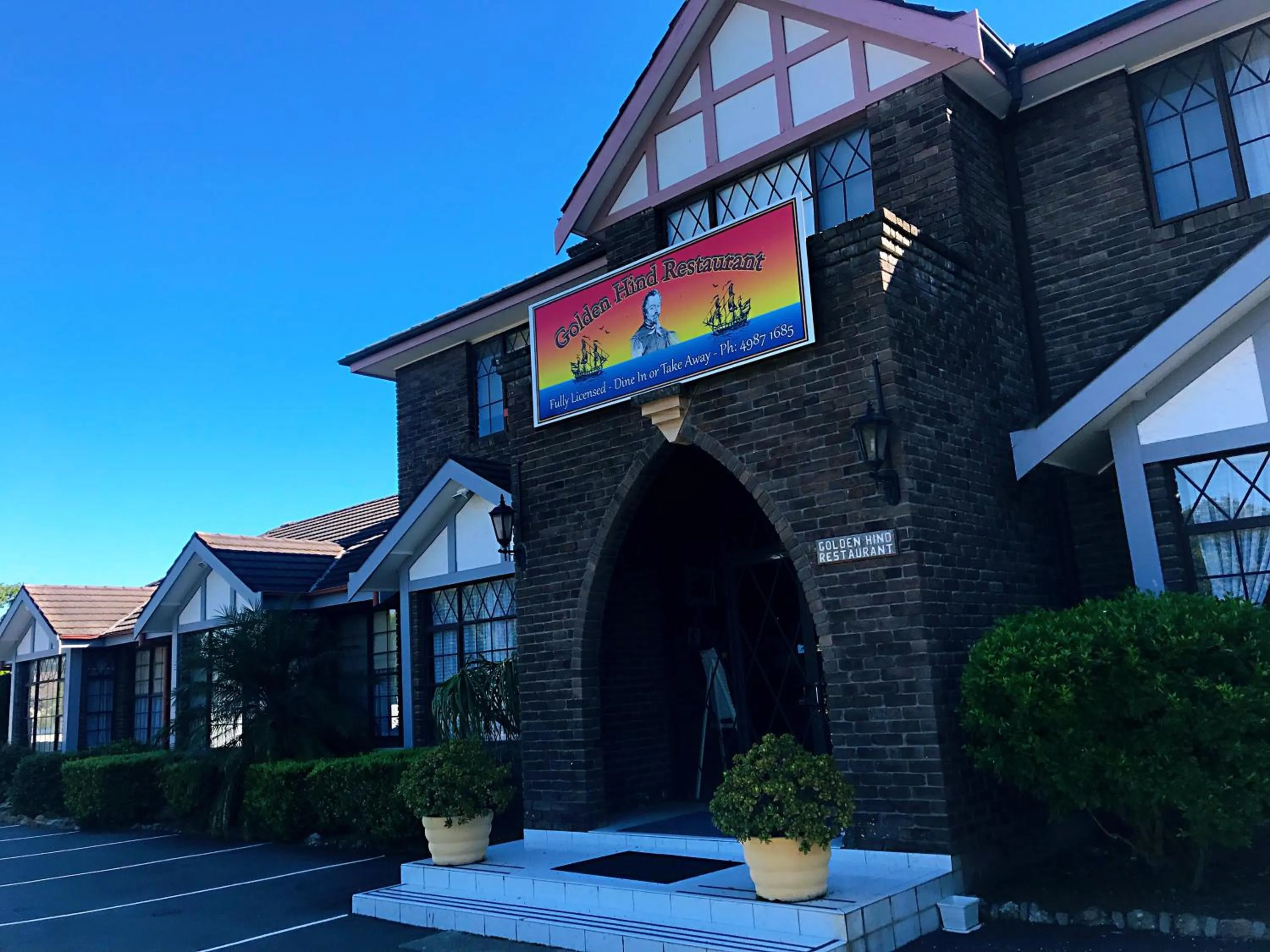 Restaurant/places to eat in Sir Francis Drake