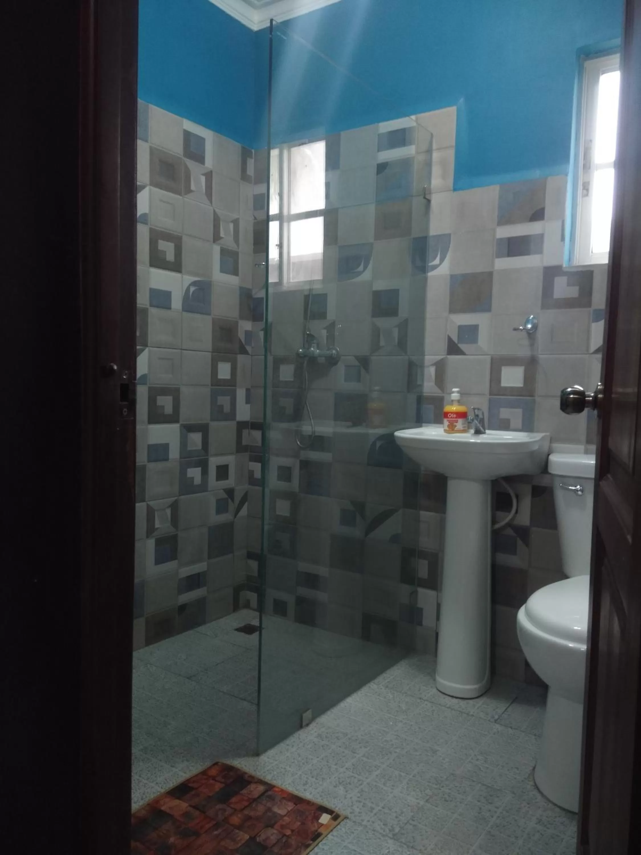 Bathroom in White Sands shared apartments