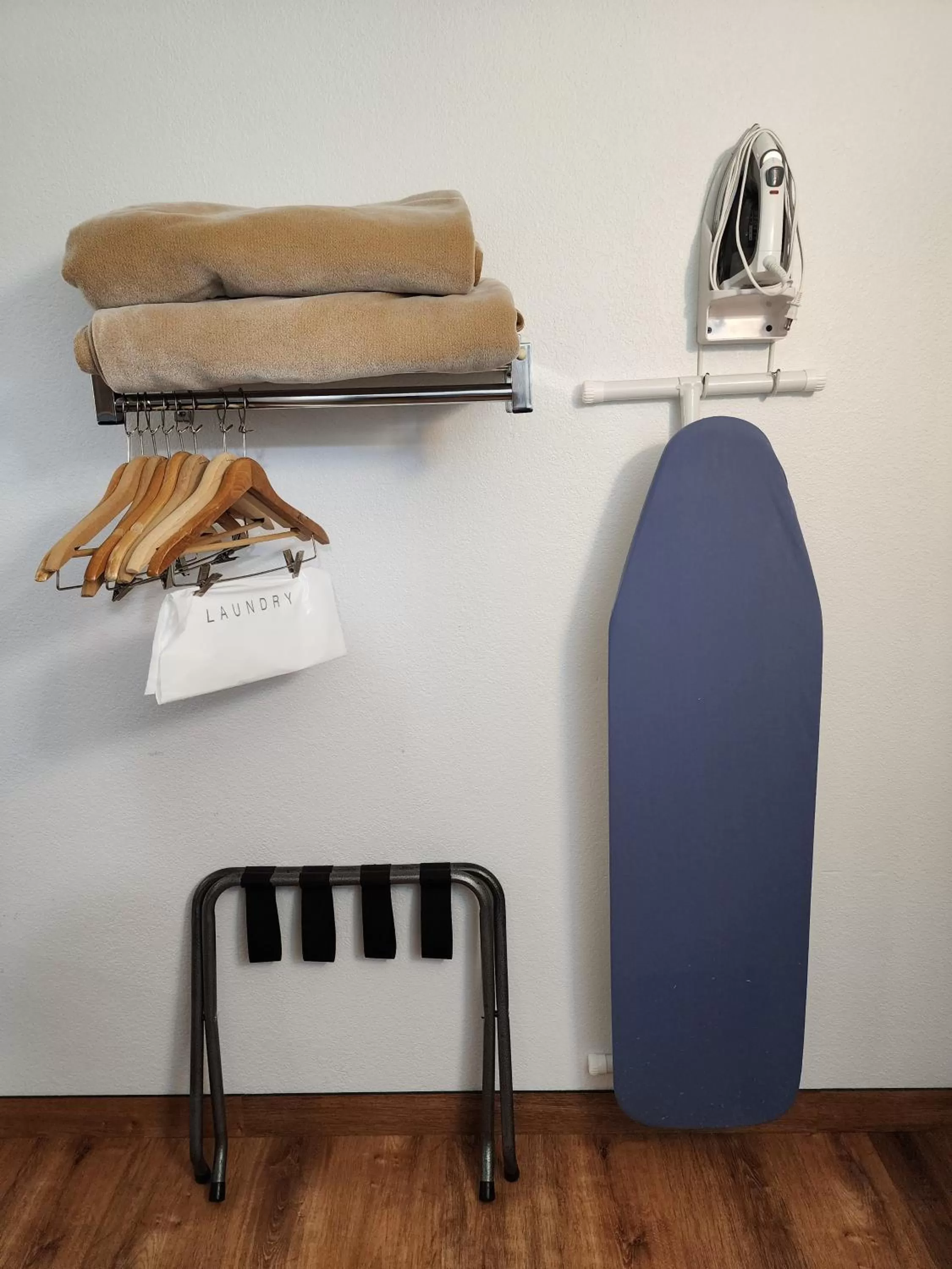 furniture in SureStay by Best Western Glendive Yellowstone River