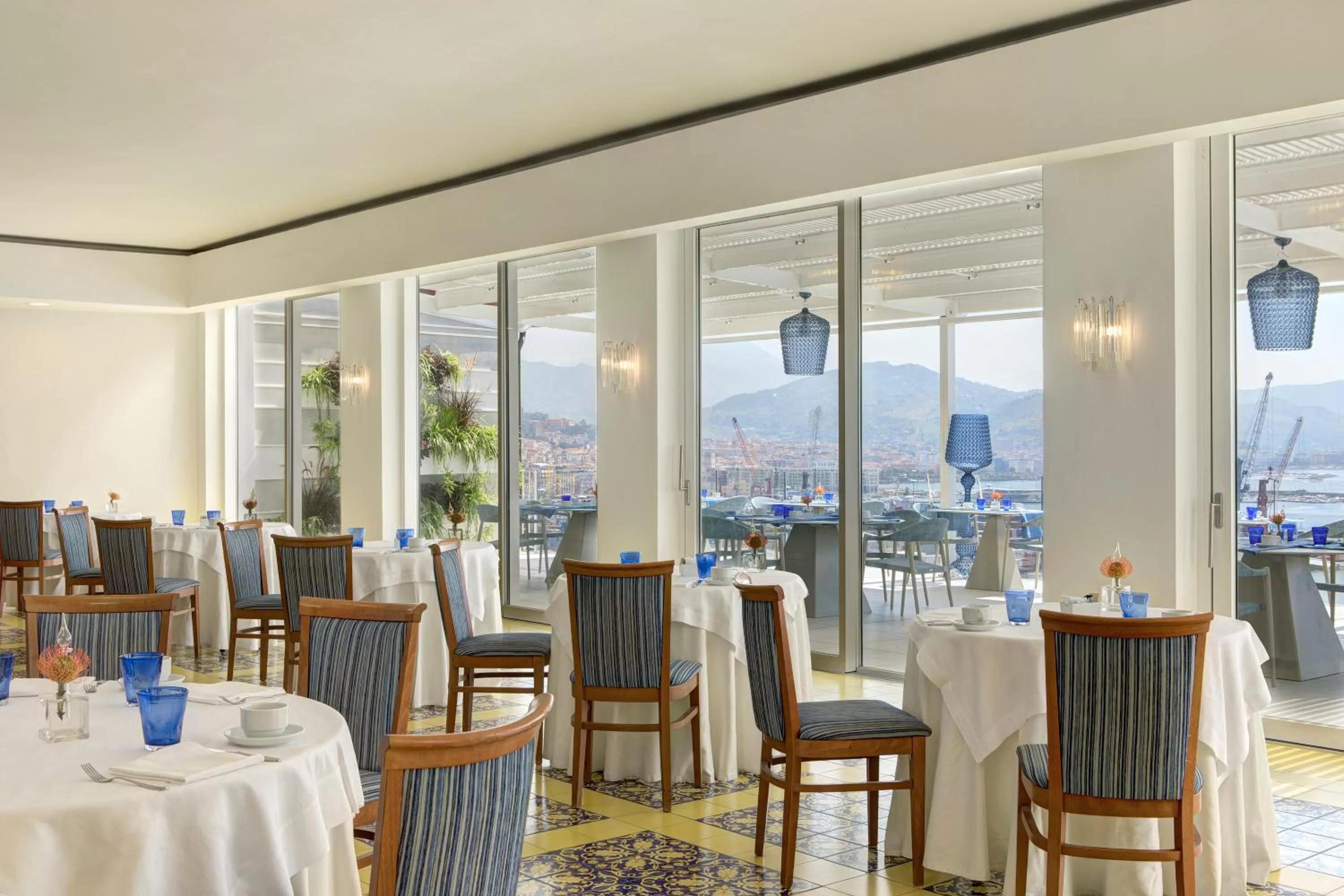 Restaurant/places to eat in Lloyd's Baia Hotel