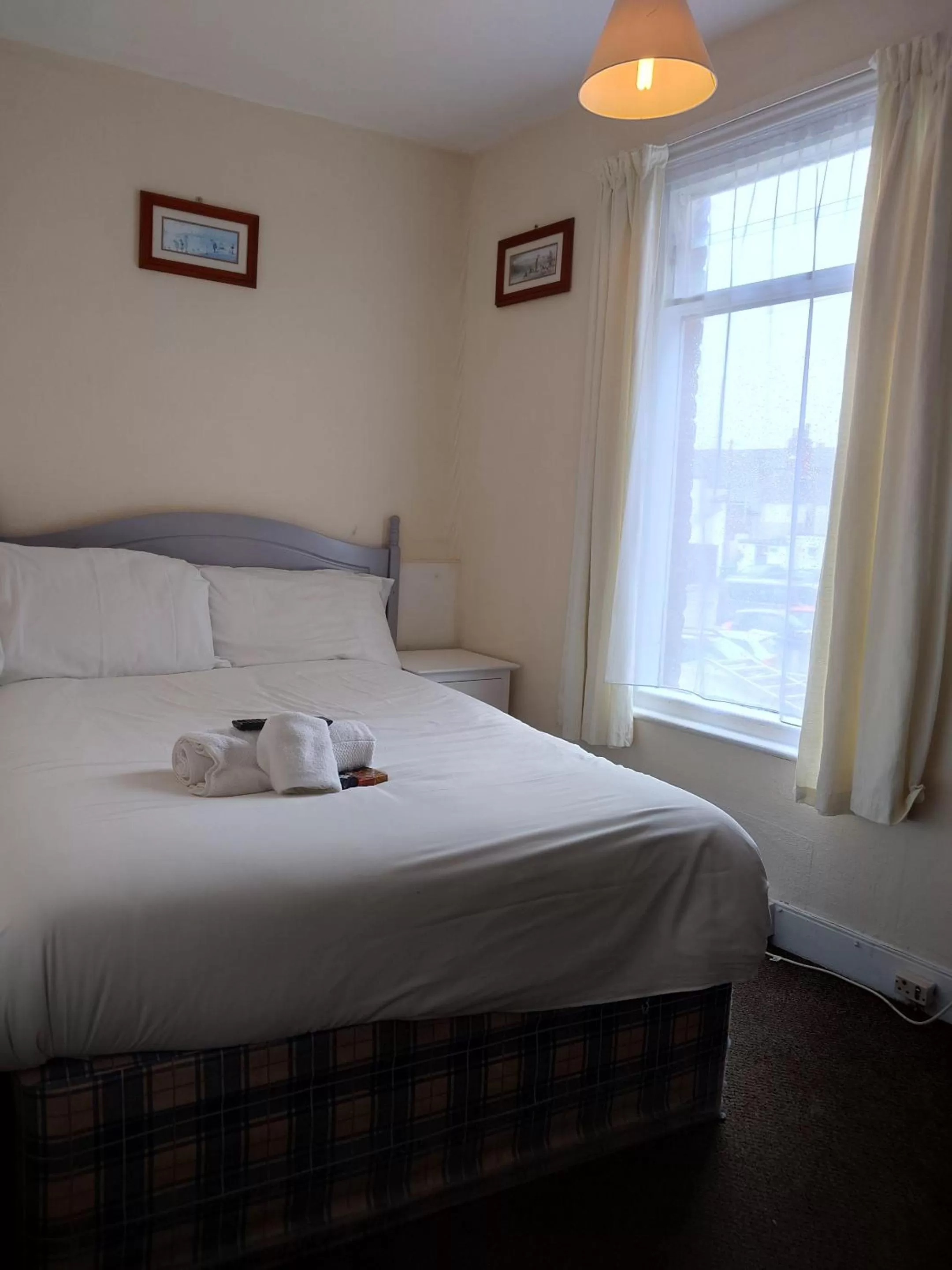 Bedroom, Bed in The Trevross