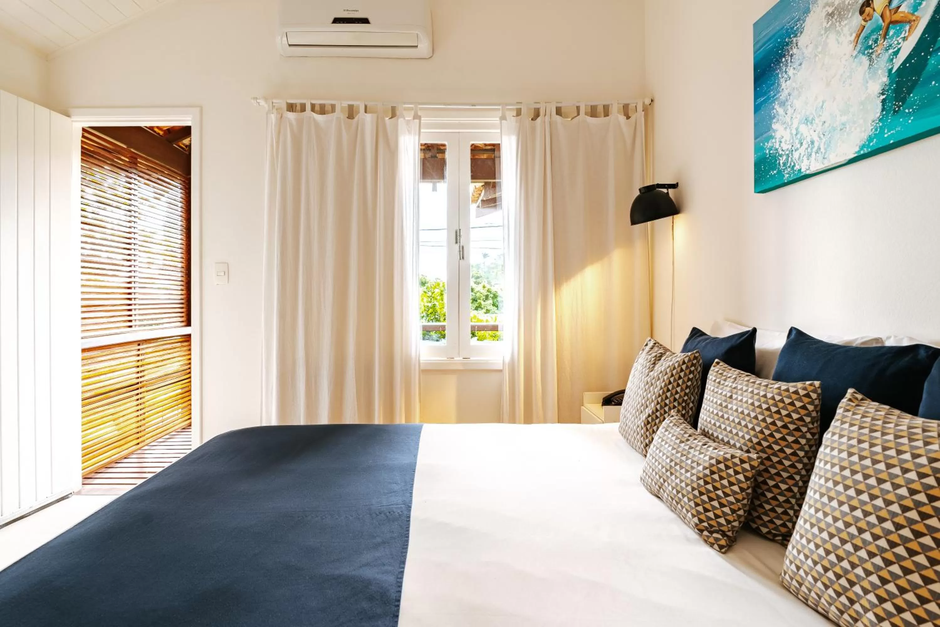 Bed in Jubarte Hotel by Insólito