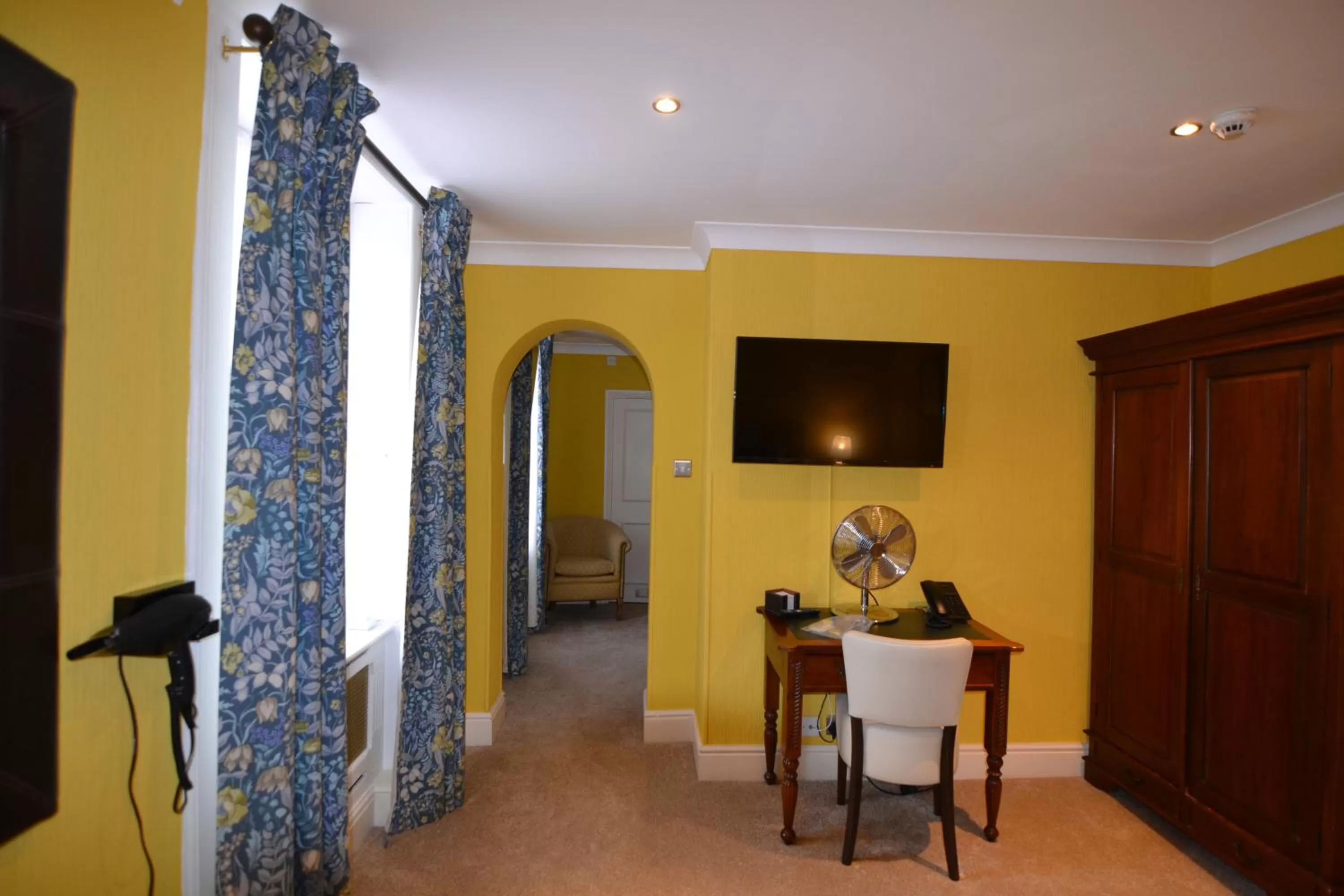 Angel and Royal Hotel