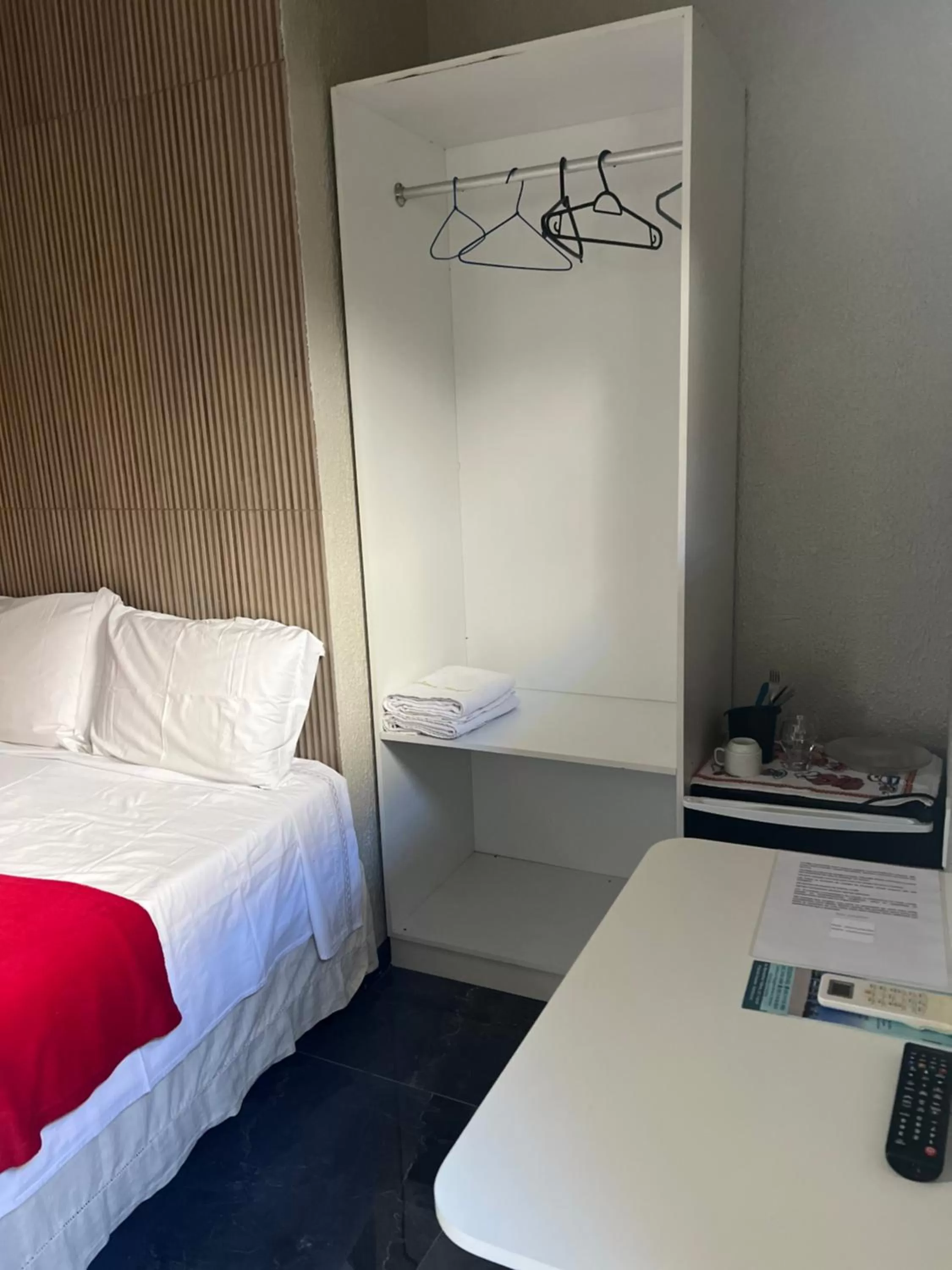 wardrobe, Bed in Pousada Hostal Iracema