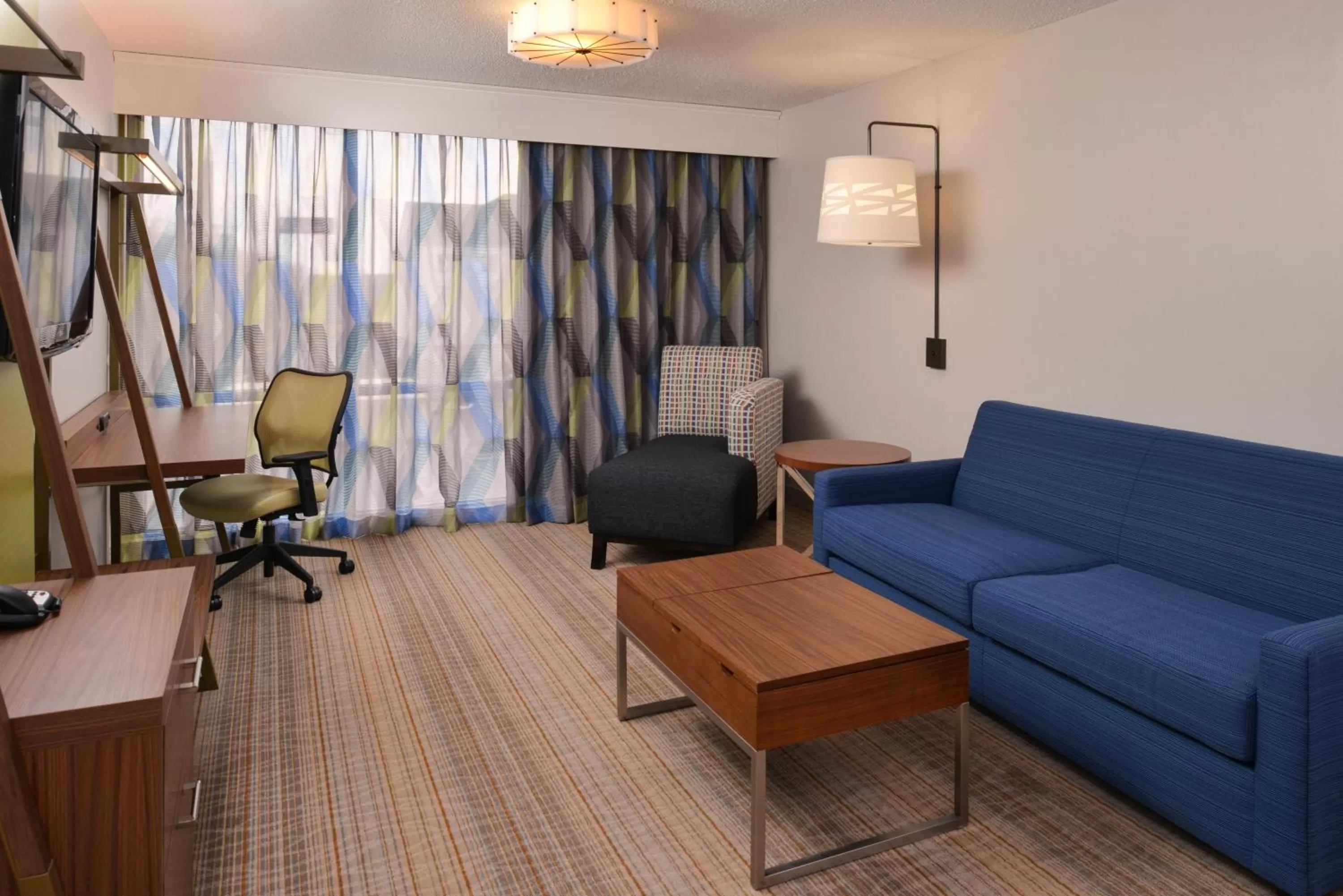 Photo of the whole room in Holiday Inn Express & Suites Springfield by IHG