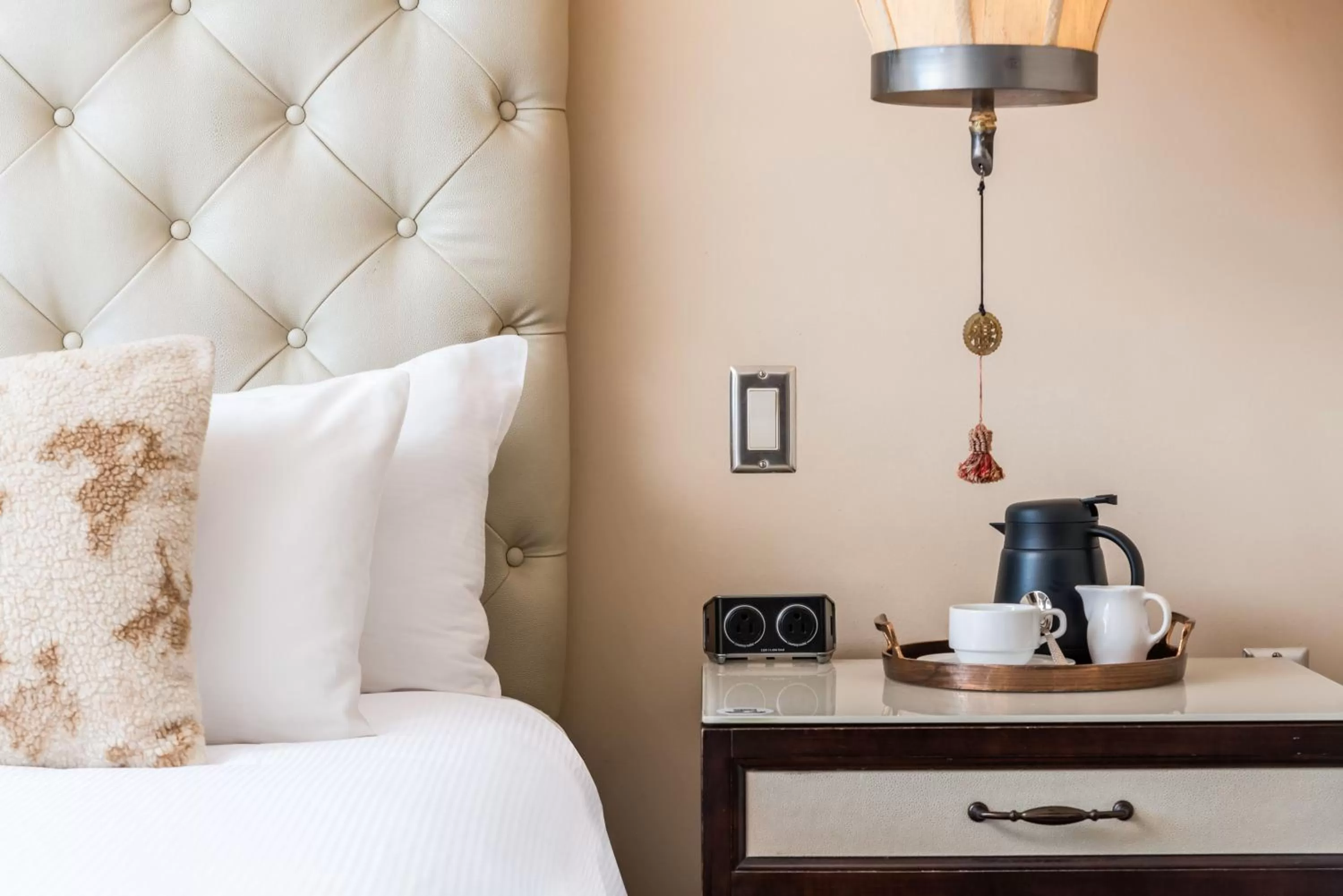 Bedroom, Bed in National Hotel, An Adult Only Oceanfront Resort