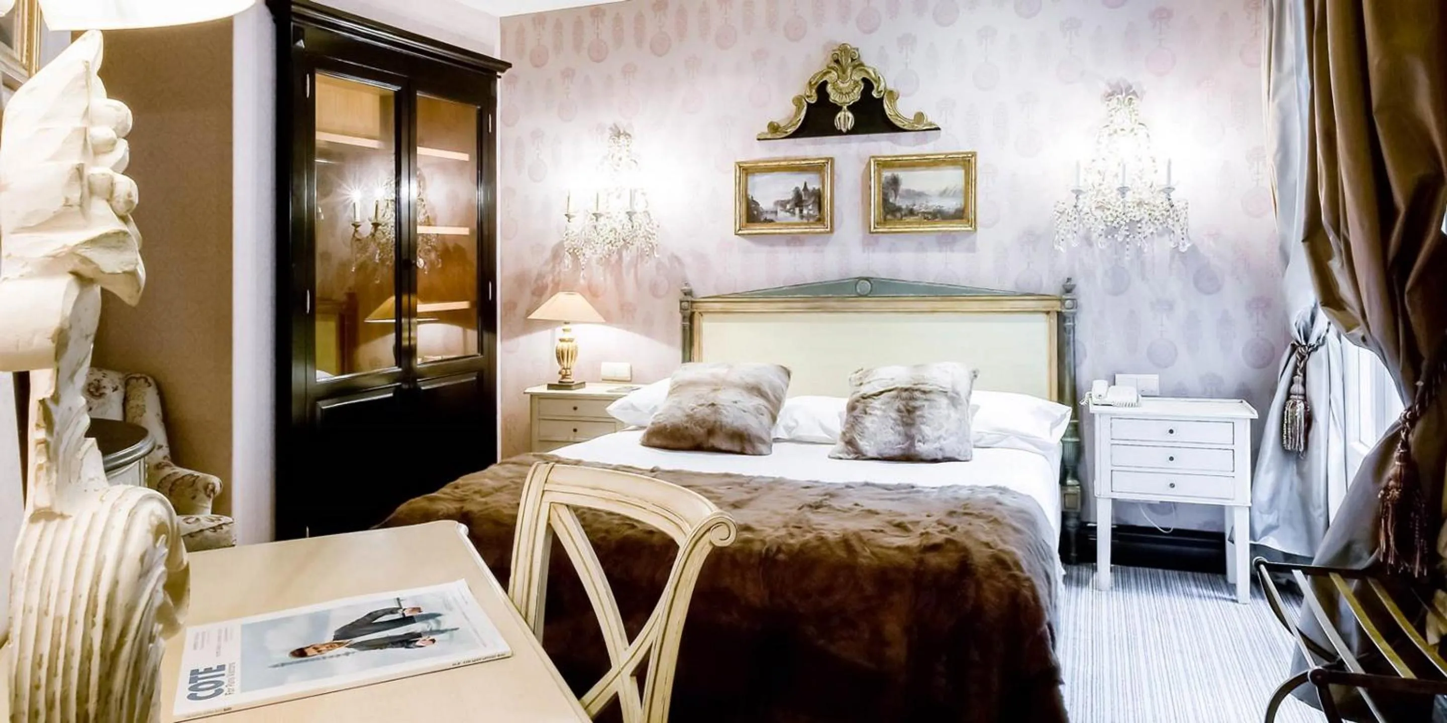 Bedroom, Bed in Hôtel Chateaubriand