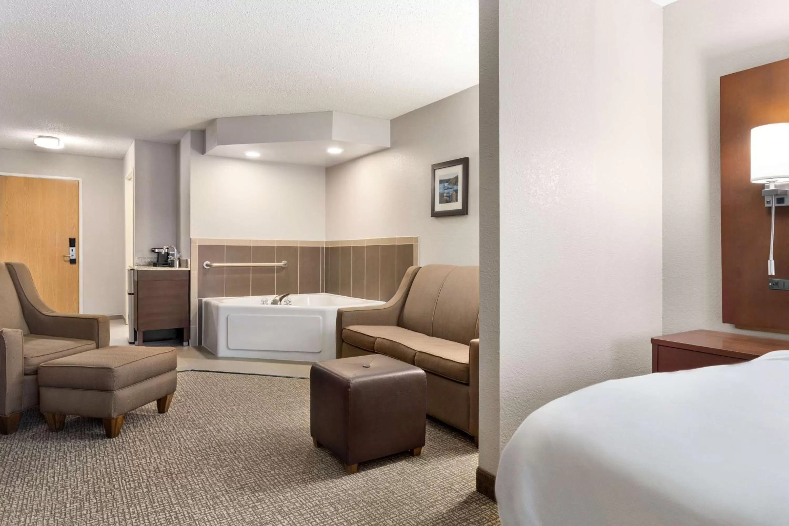King Suite with Whirlpool - Non-Smoking in Country Inn & Suites by Radisson, Stillwater, MN