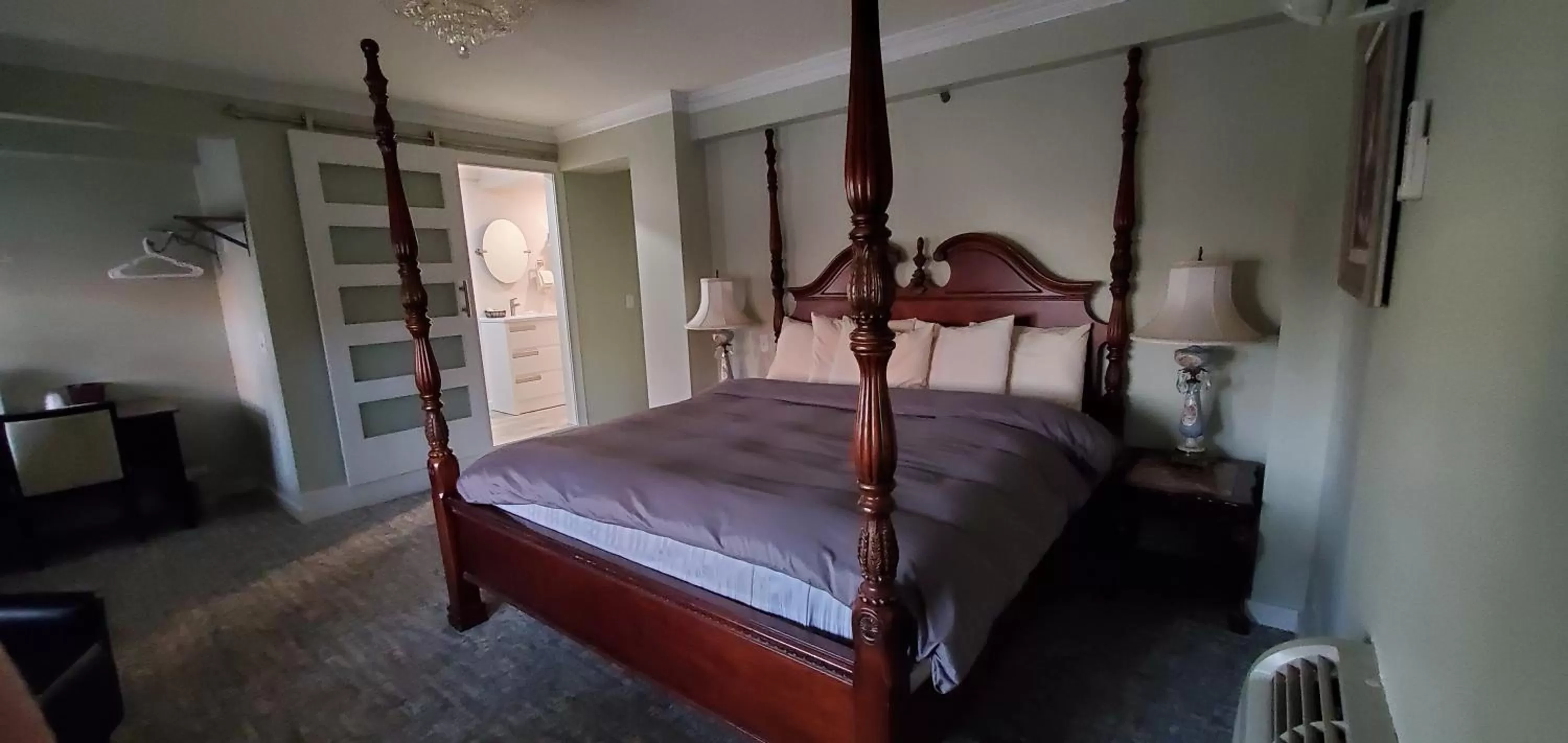 Bedroom, Bed in Lowell Inn