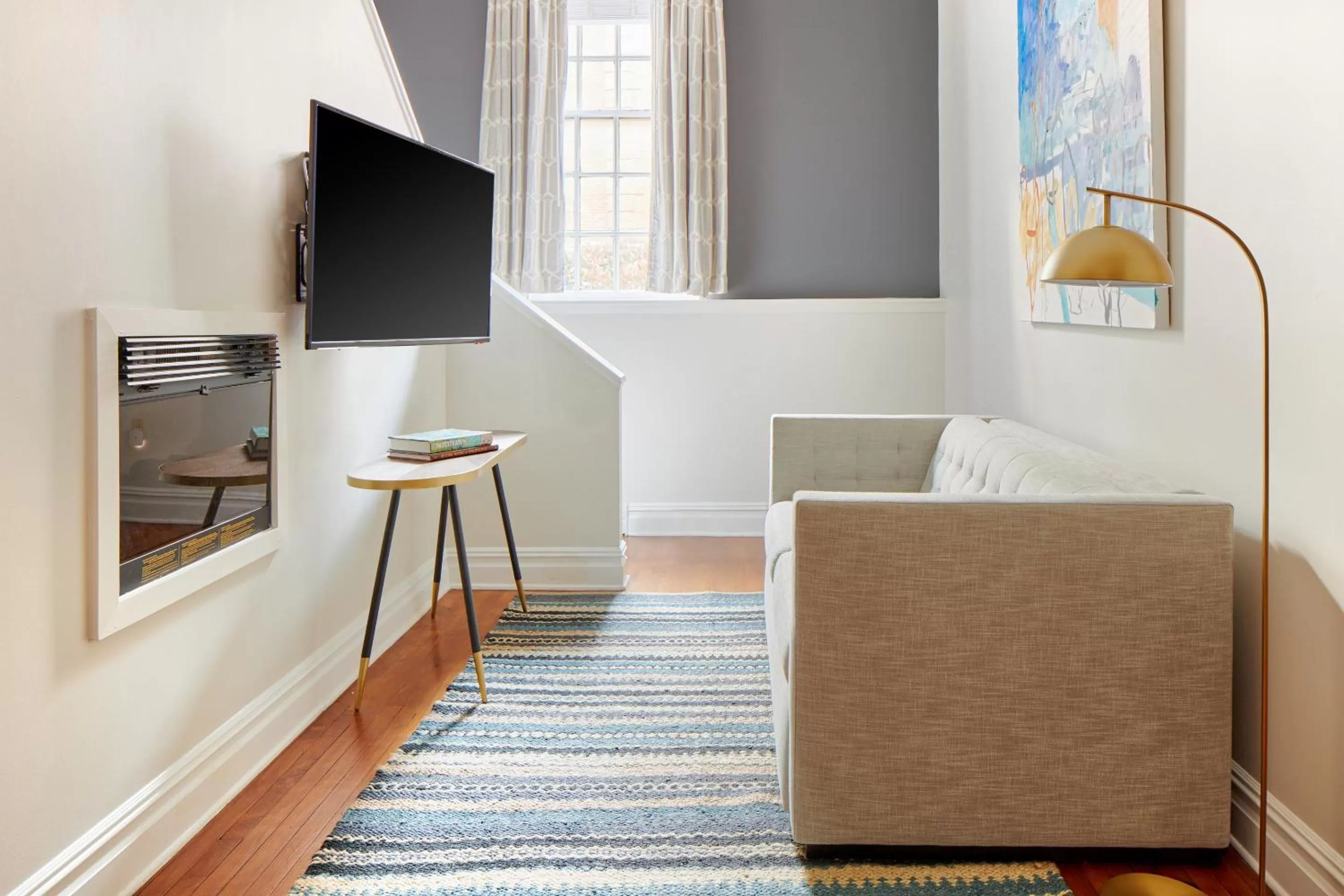 King Suite in The Arco powered by Sonder