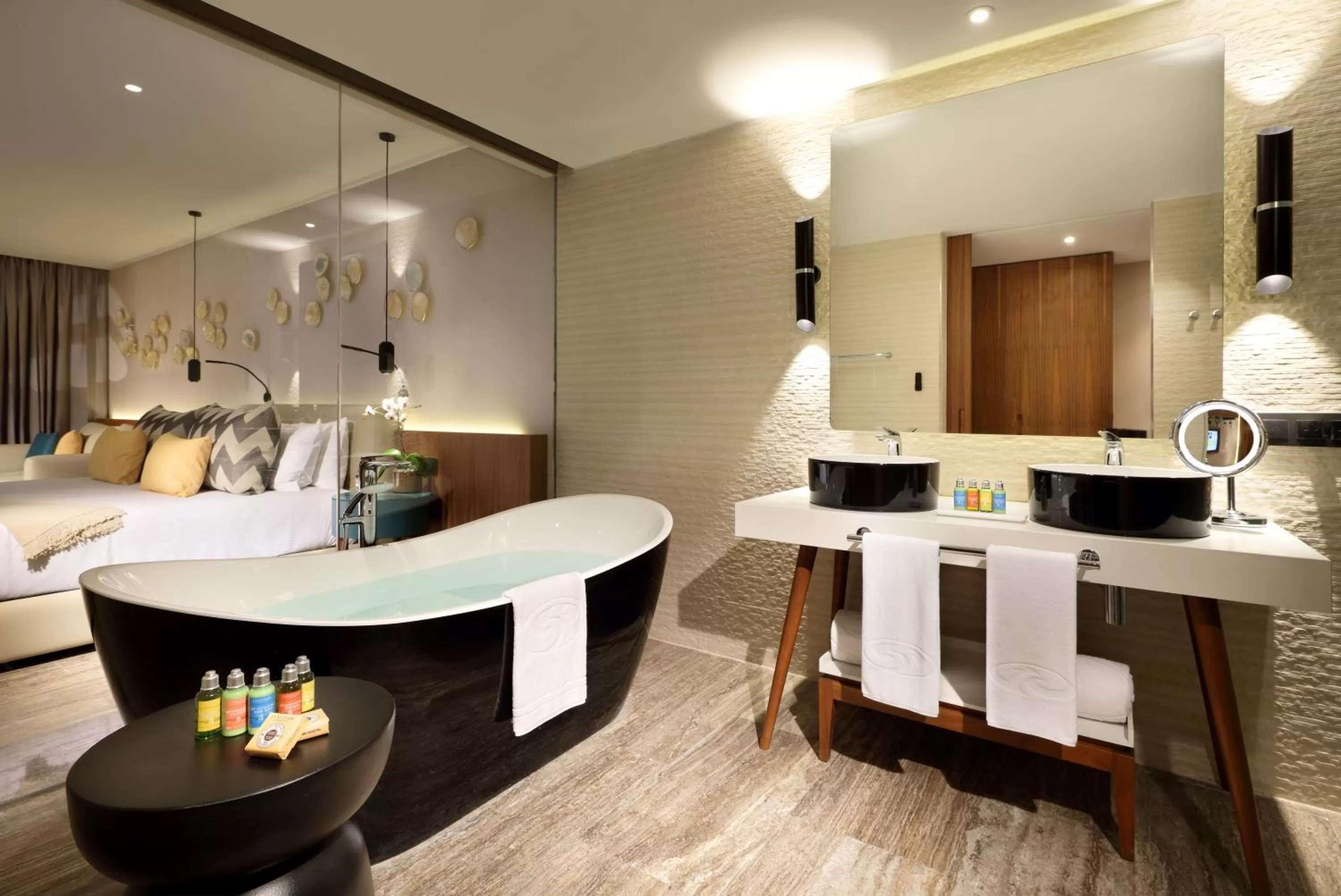 Bathroom, Bed in Grand Palladium Select Costa Mujeres - All Inclusive