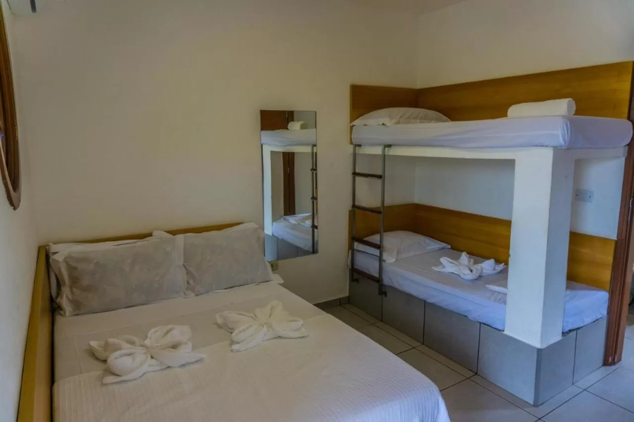Bed, Bunk Bed in Pousada Ilha Vitoria