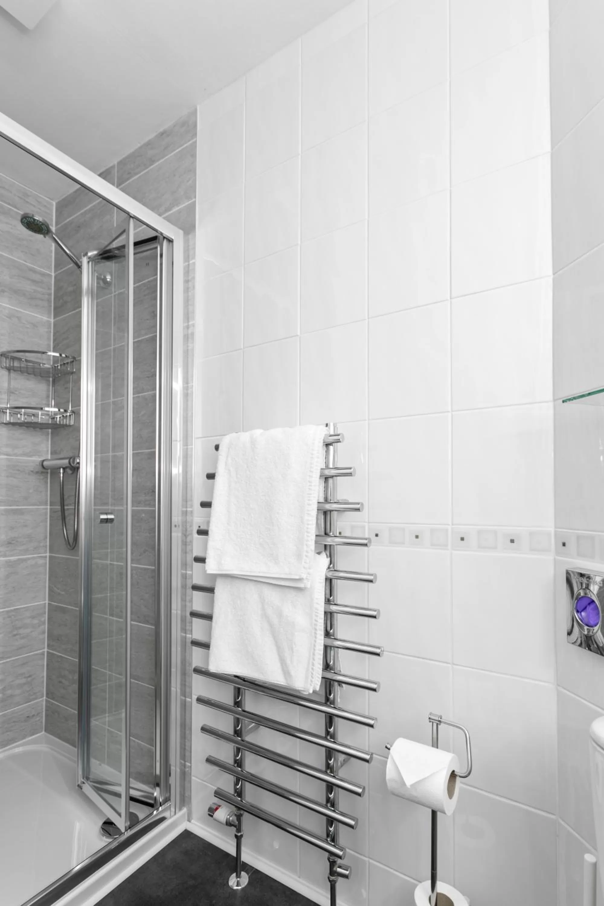 Shower, Bathroom in Stover Lodge