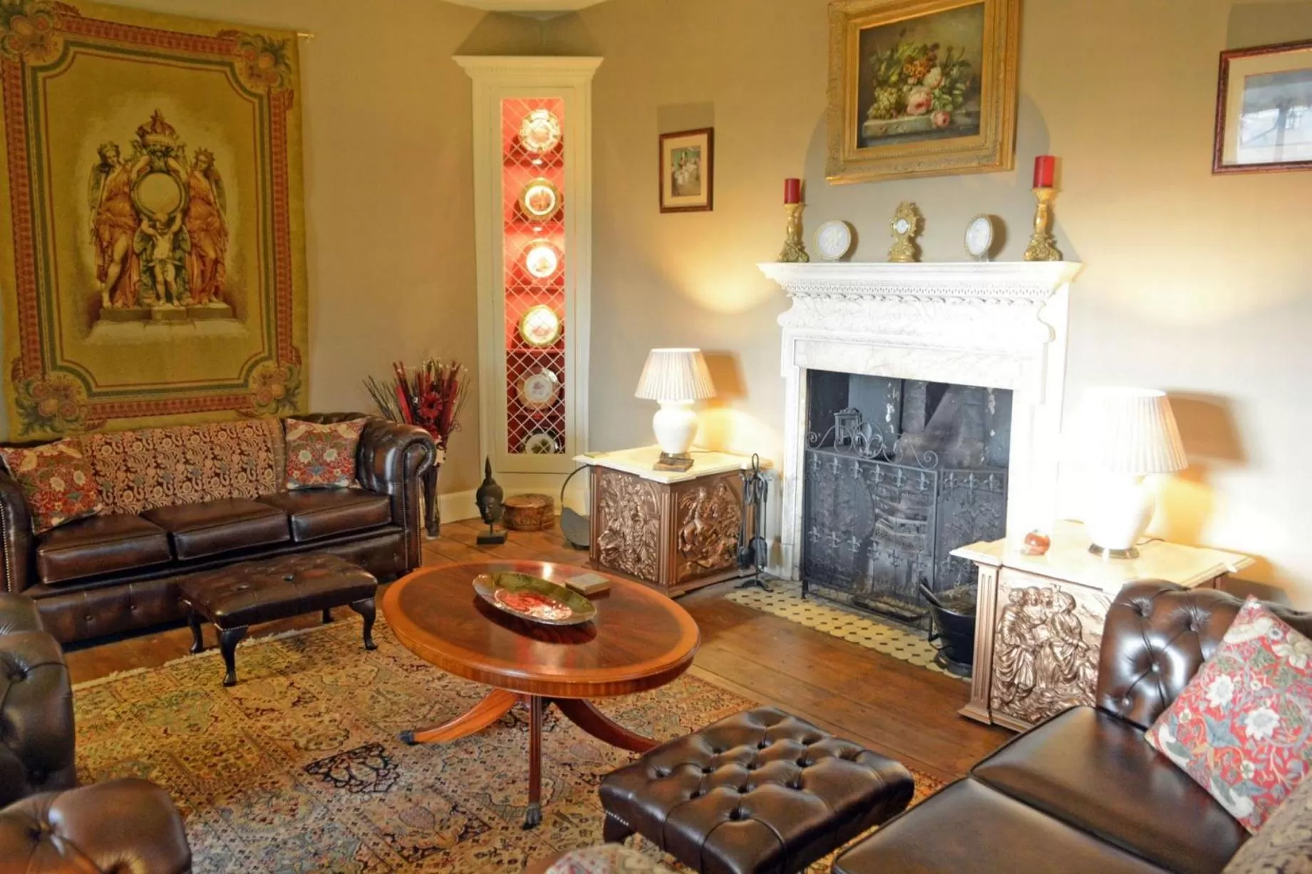 Communal lounge/ TV room in Plas Tan-Yr-Allt Historic Country House B&B