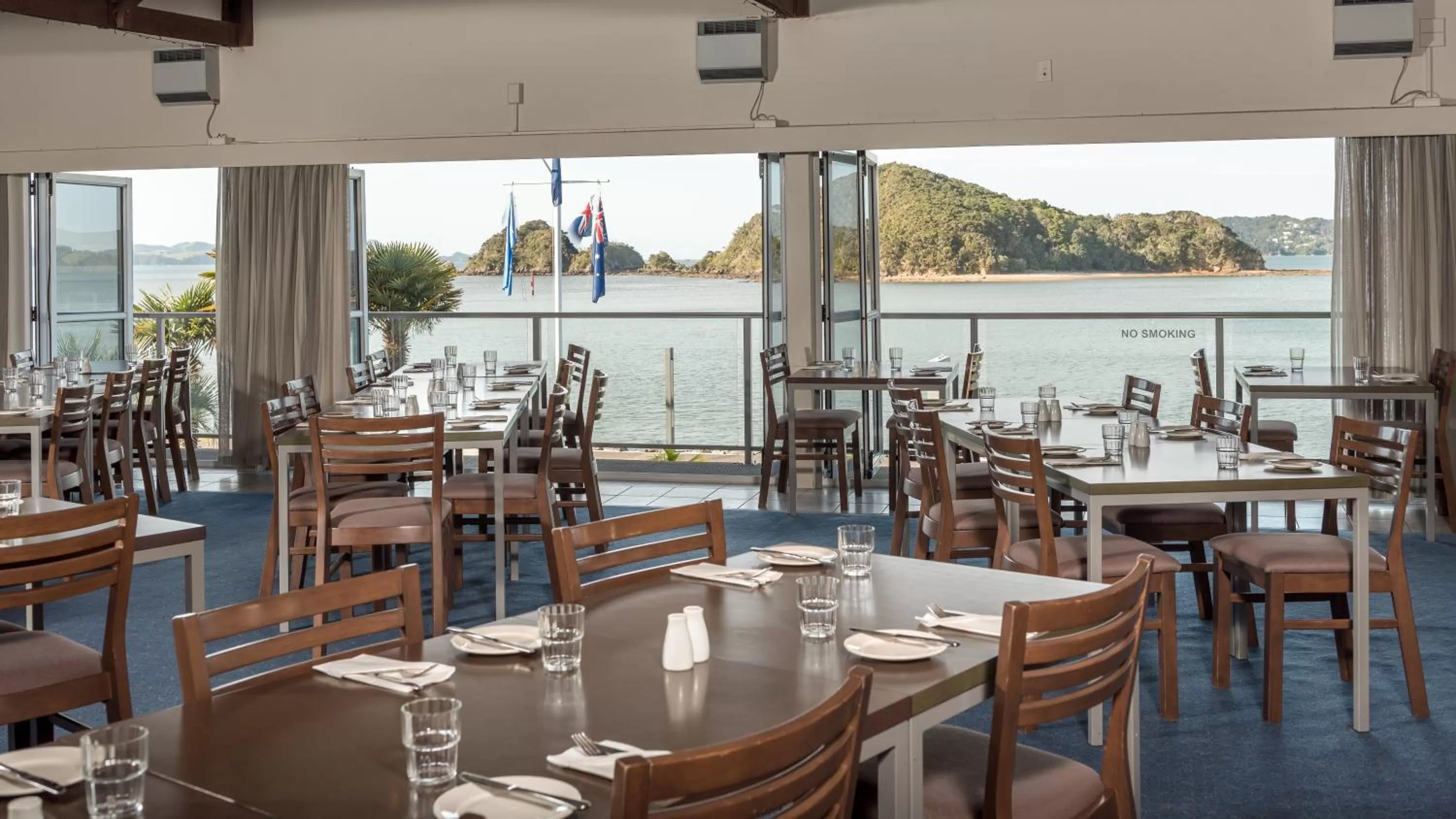 Restaurant/places to eat in Kingsgate Hotel Autolodge Paihia