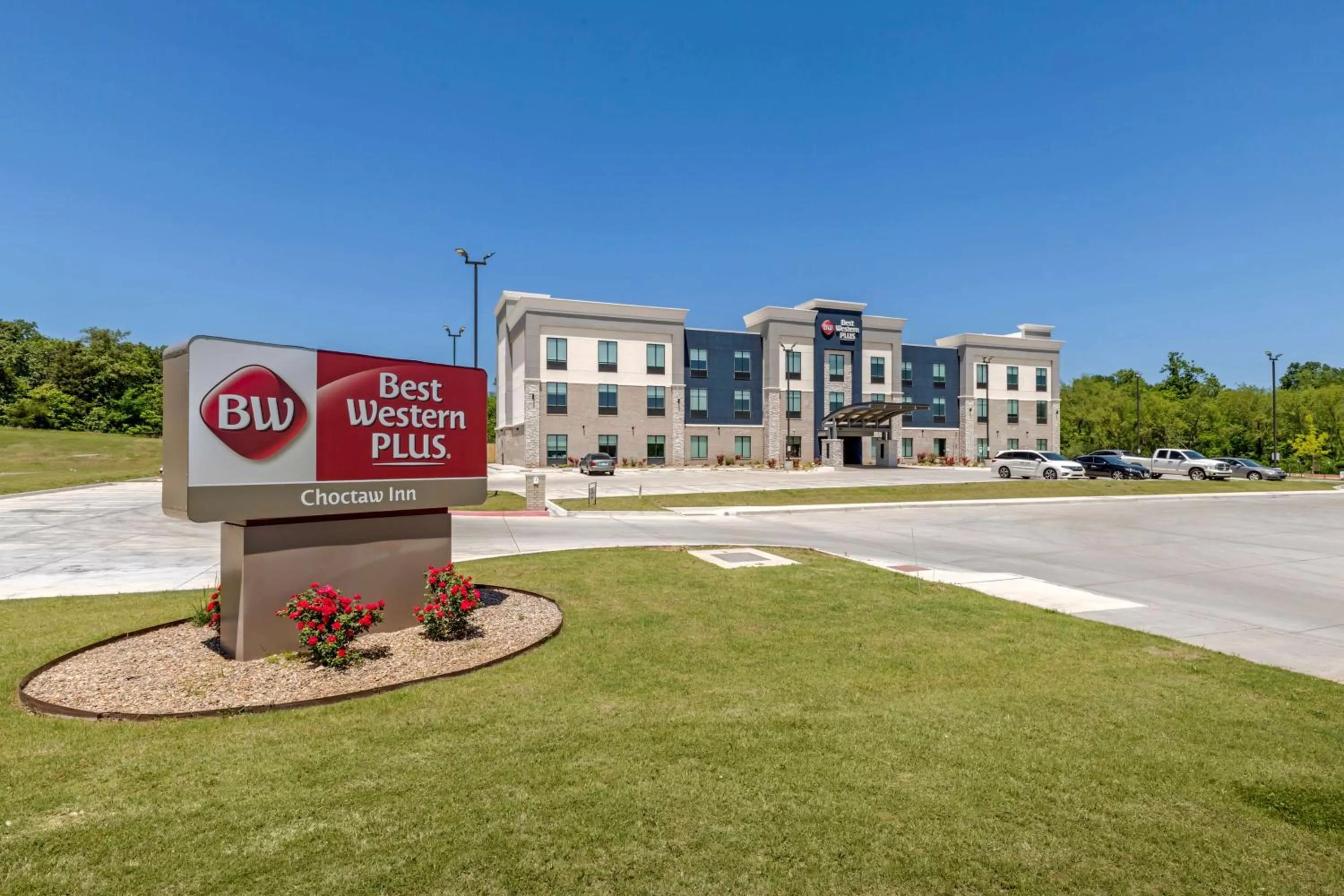 Property building in Best Western Plus Choctaw Inn & Suites
