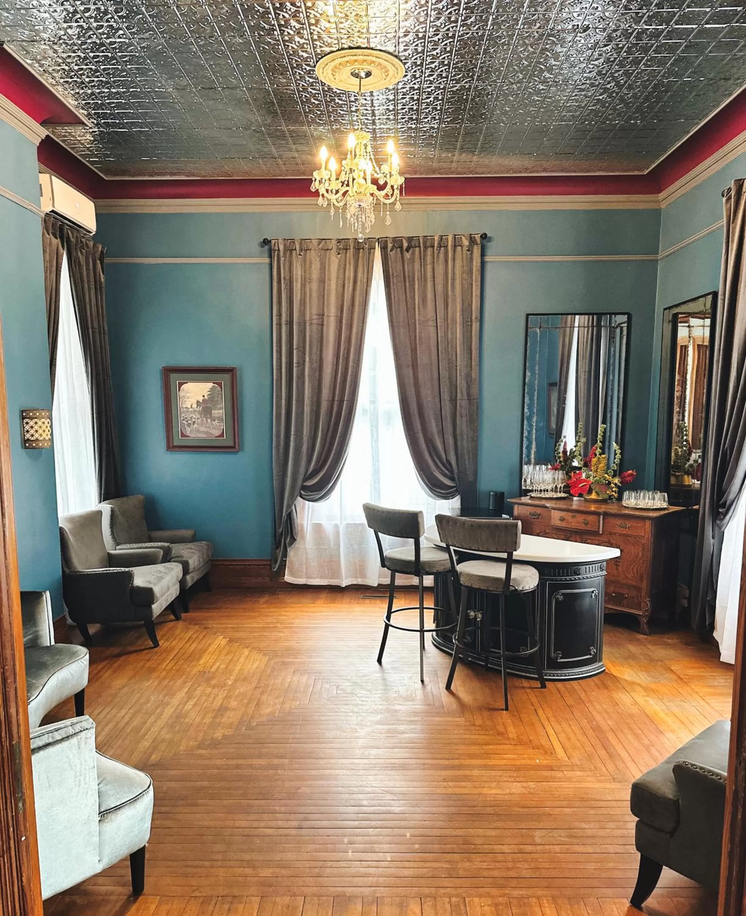 Lounge or bar in The Mansion on 17th, formerly Schaefer Haus
