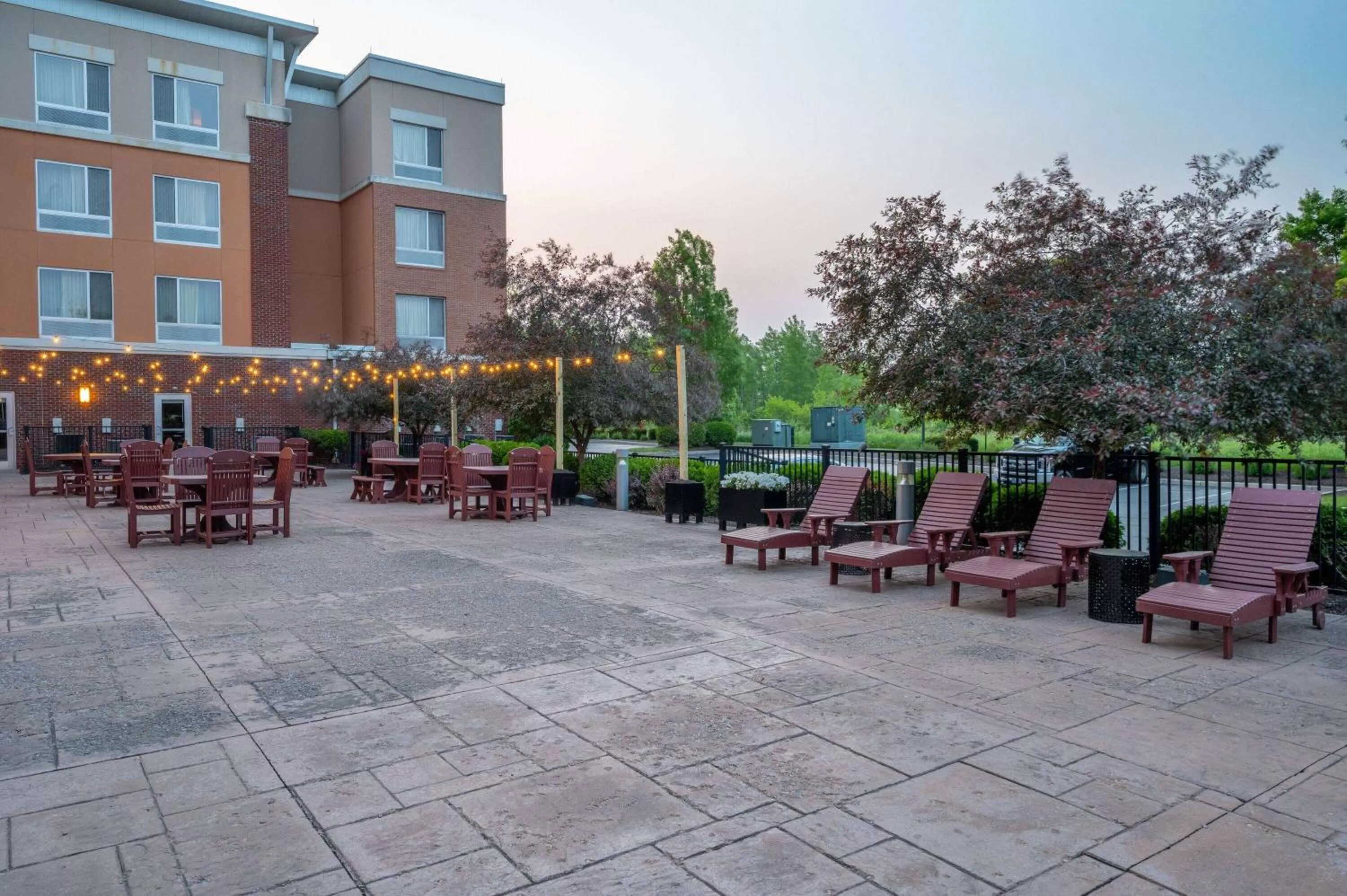 Inner courtyard view in Wyndham Noblesville