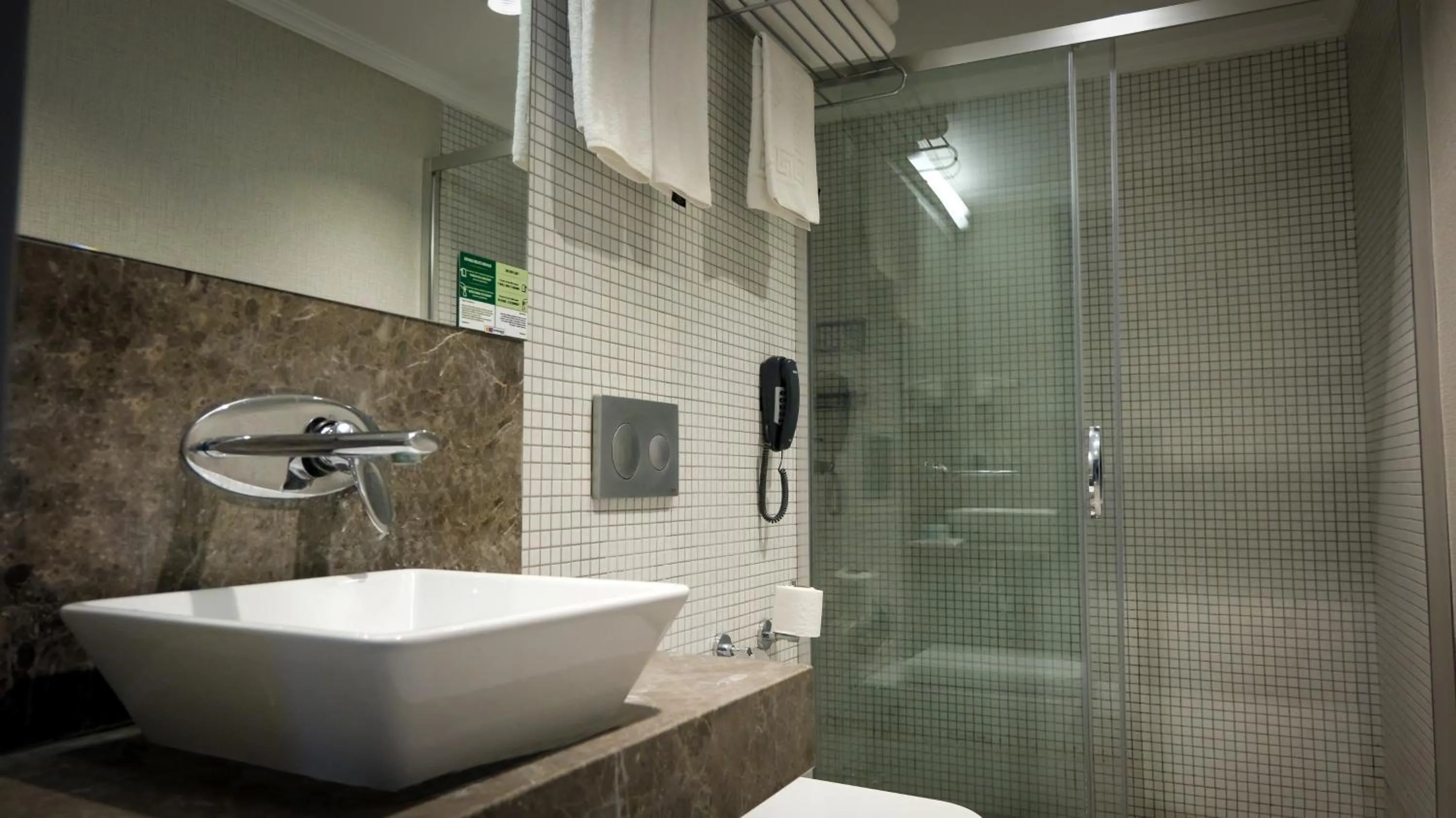 Shower in Kervansaray Bursa City Hotel