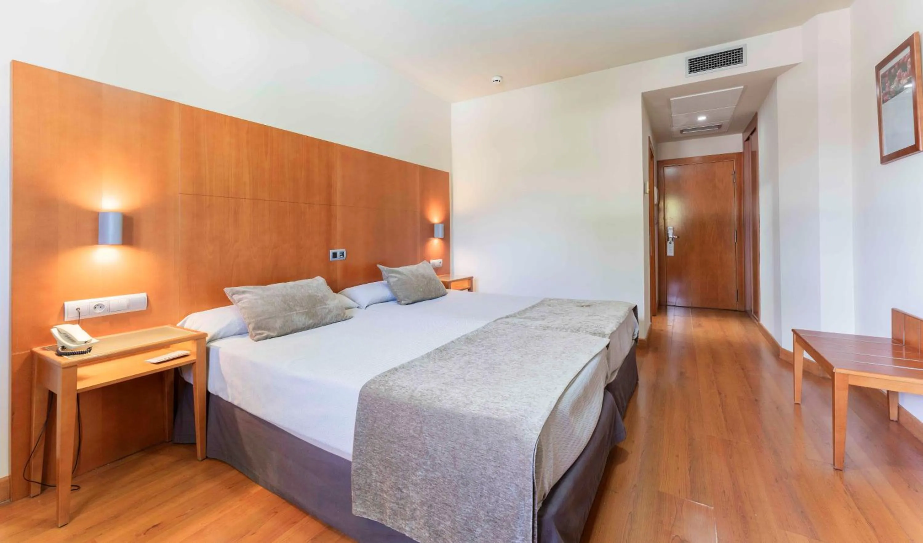 Bedroom, Bed in Checkin Camino de Granada