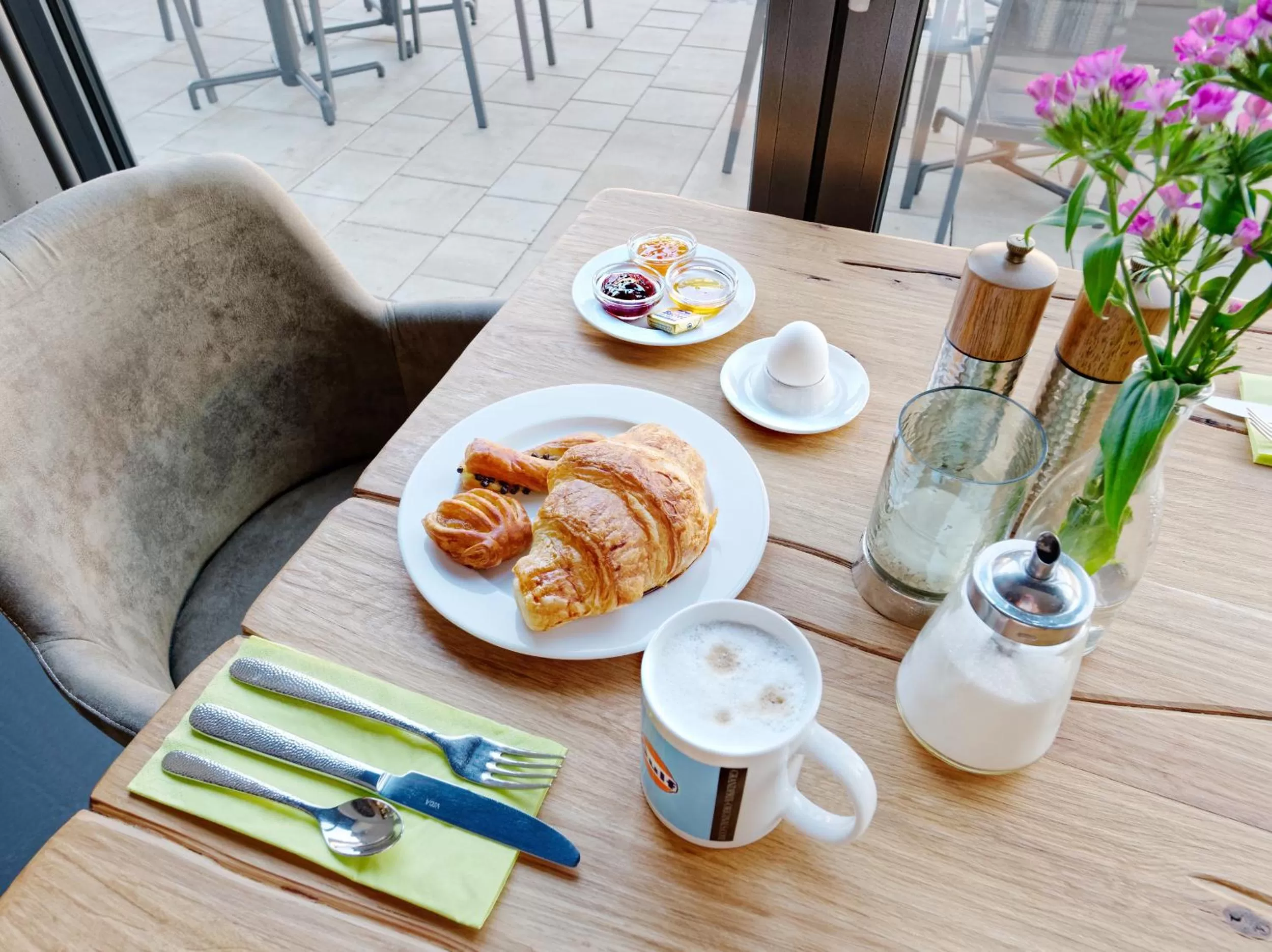 Restaurant/places to eat in V8 HOTEL Motorworld Region Stuttgart