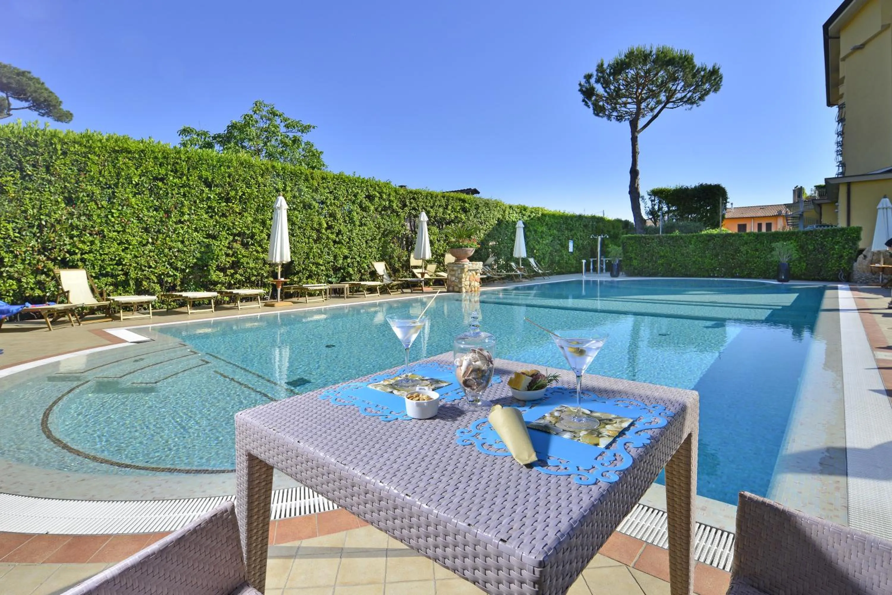Swimming pool in Hotel Villa Tiziana