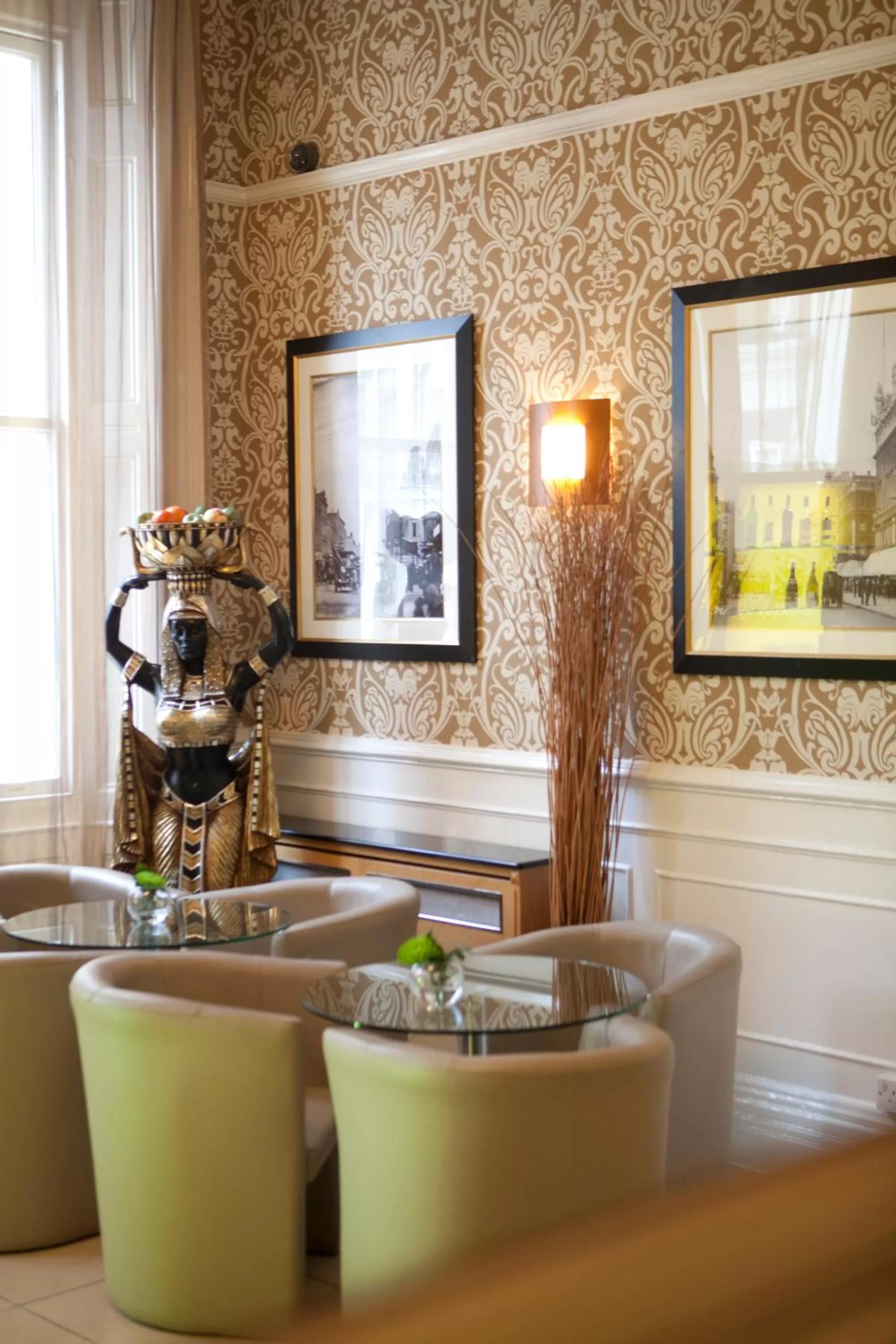 Lounge or bar, Restaurant/Places to Eat in Paddington Court Executive Rooms