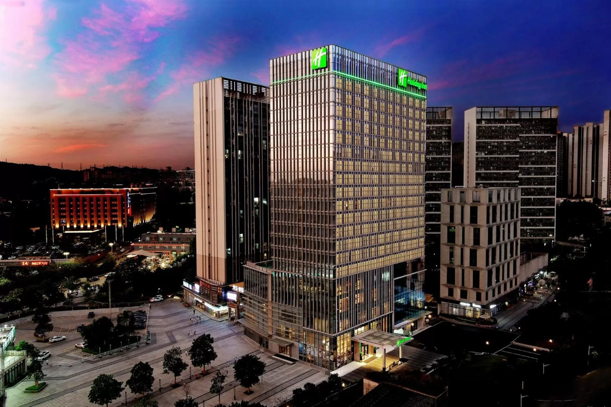 Property building in Holiday Inn Guangzhou South Lake-an lHG Hotel