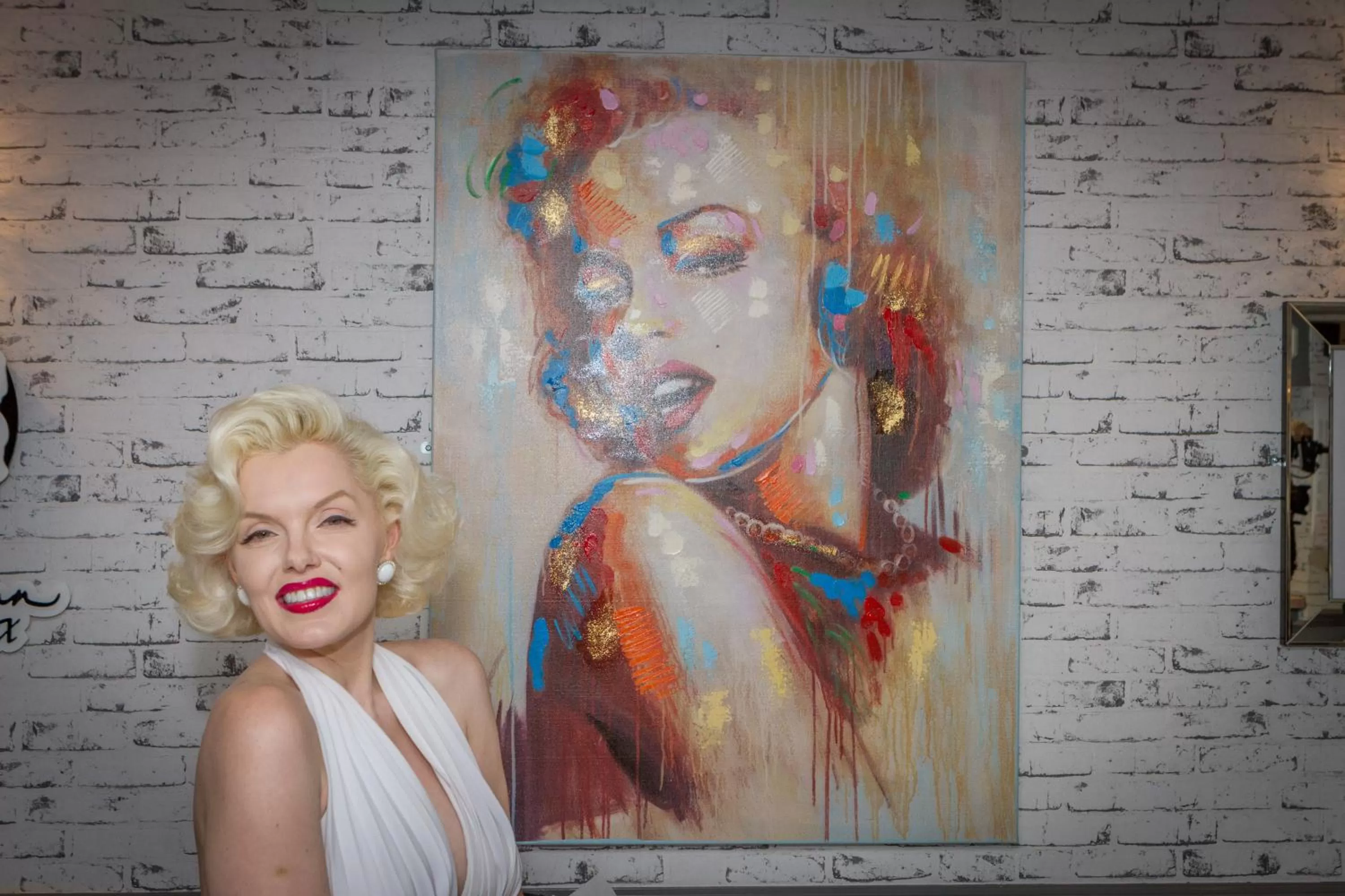 People in The Sandringham Court Hotel & Sports Bar-Groups Welcome here-High Speed Wi-Fi