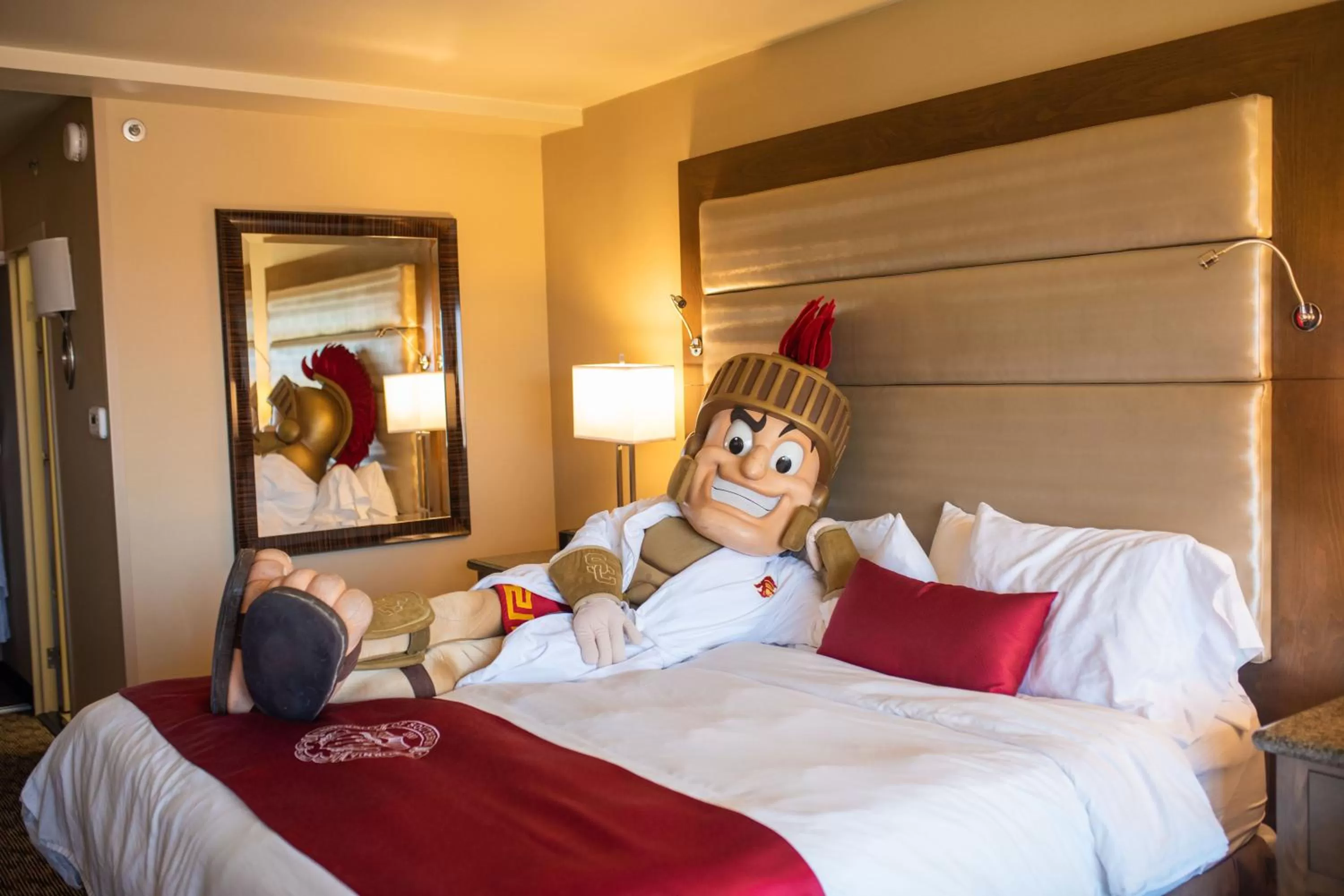 Bedroom, Bed in USC Hotel