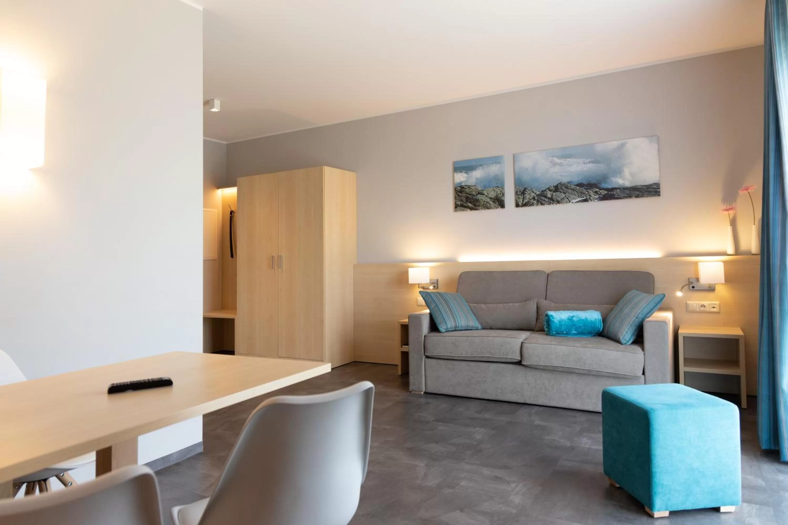 Photo of the whole room in Riff Resort