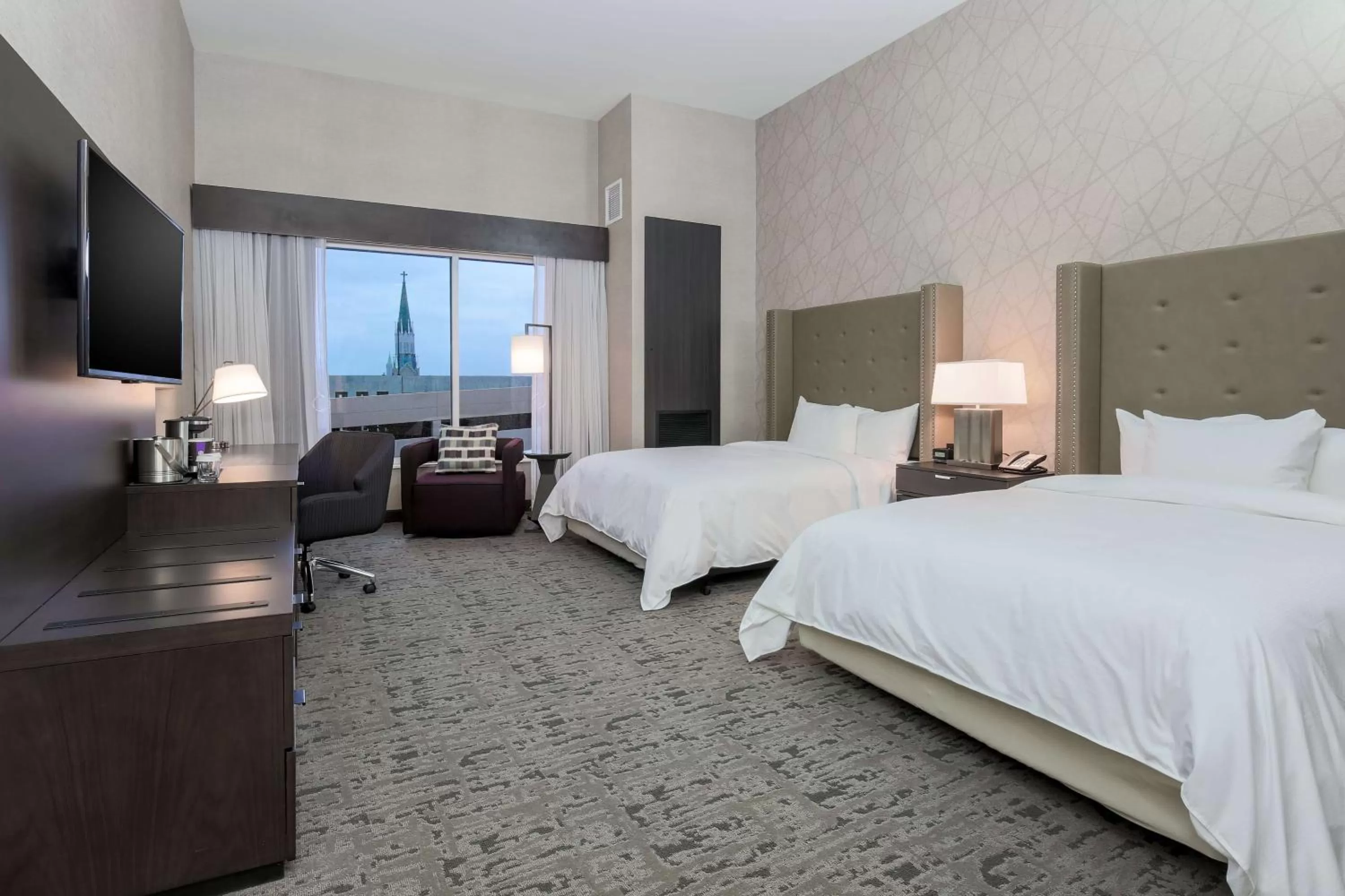 Bedroom, Bed in DoubleTree by Hilton Evansville