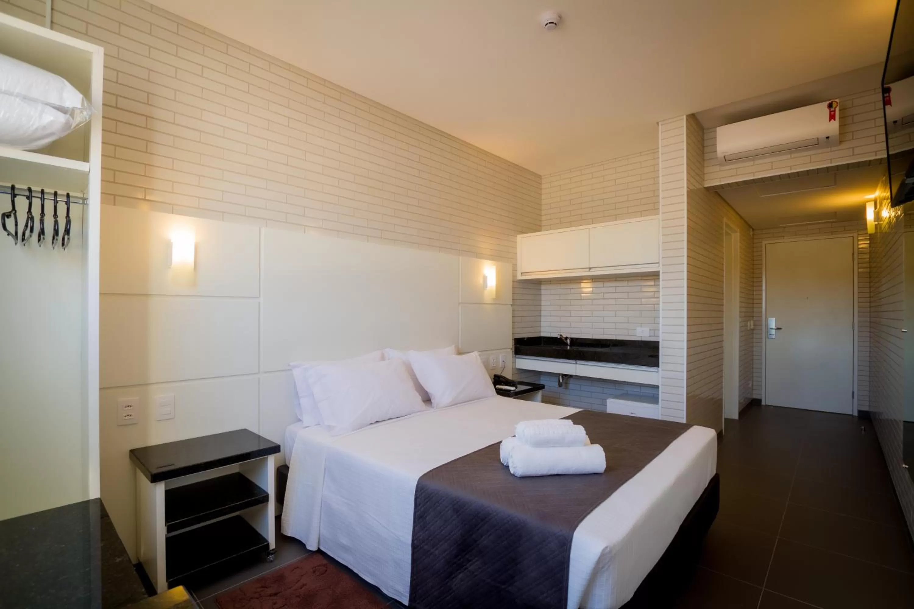 Bed in Hotel Confiance Barigui