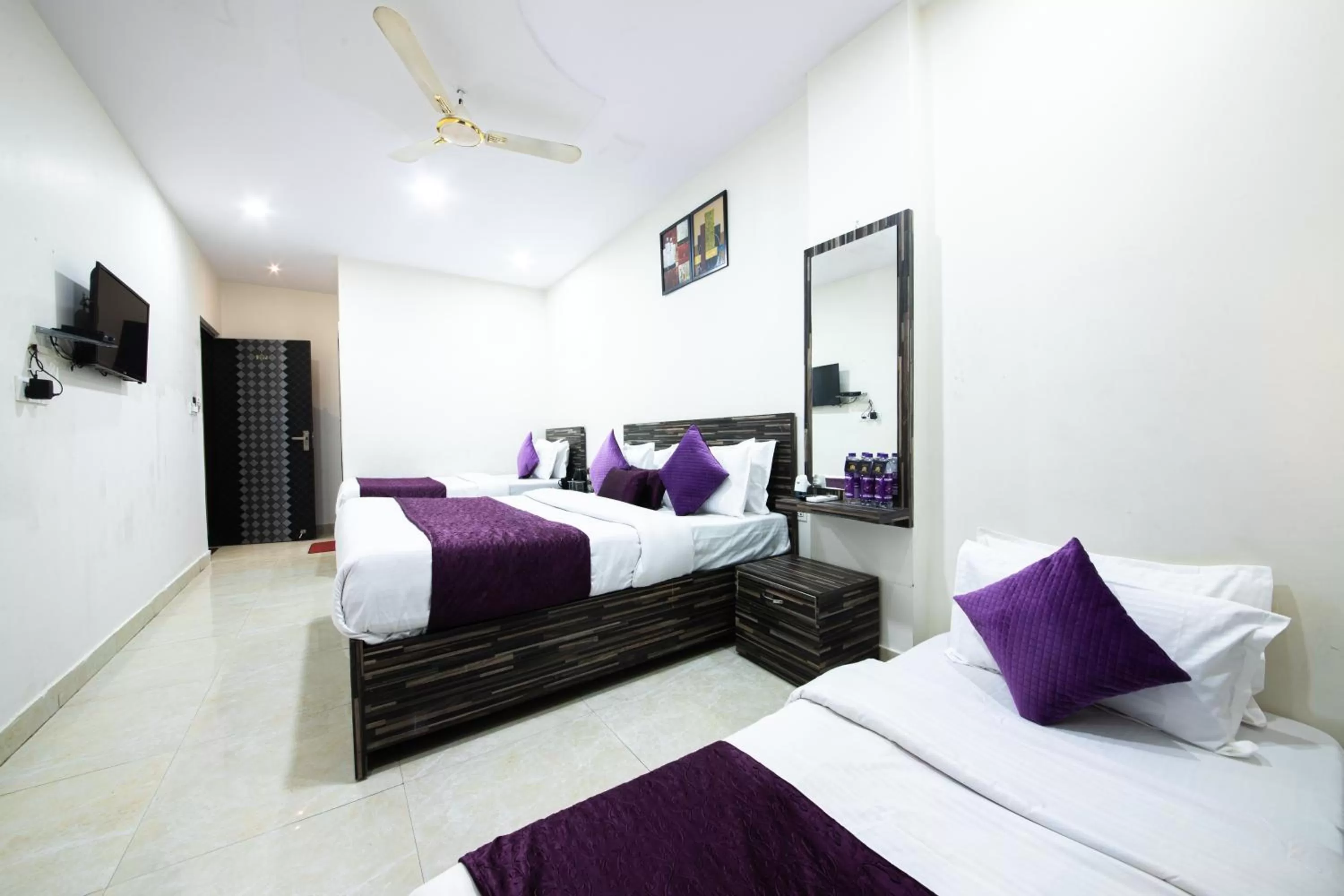 Bed in Perfect Stayz Dwarkesh - Hotel Near Haridwar Railway station